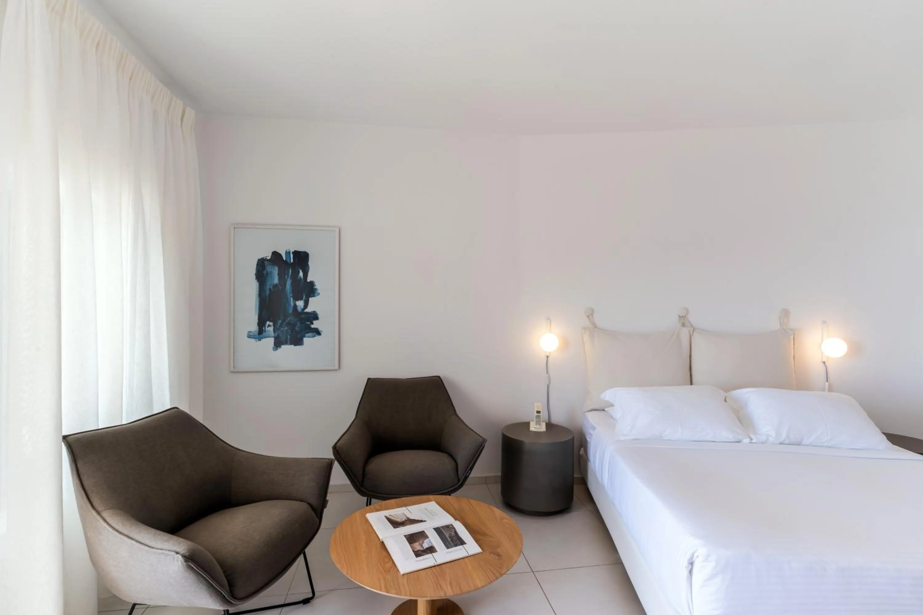 Bed in Lilium Hotel Santorini