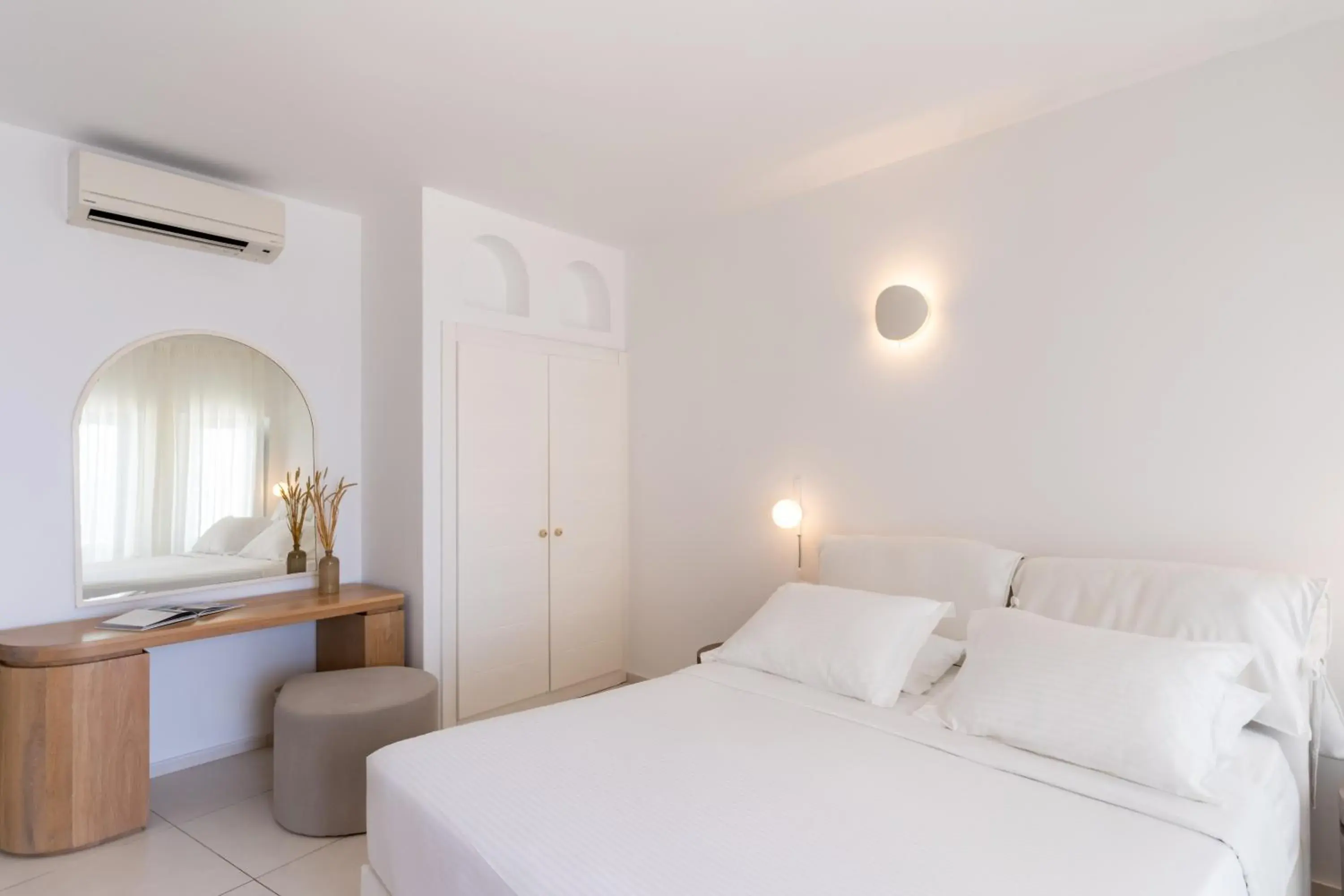 Bed in Lilium Hotel Santorini Bed in Lilium Hotel Santorini