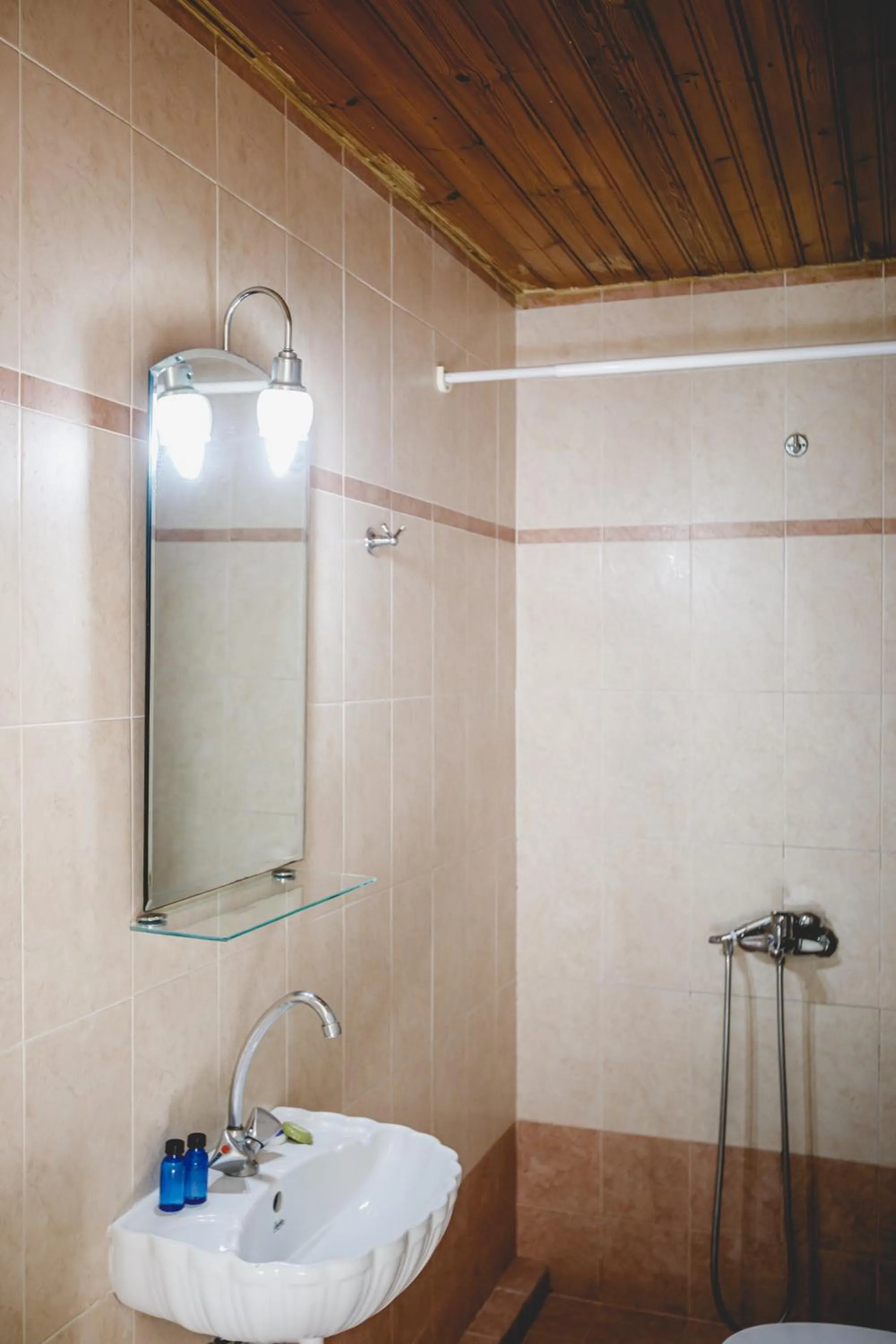 Bathroom in pension Acronafplia B&D