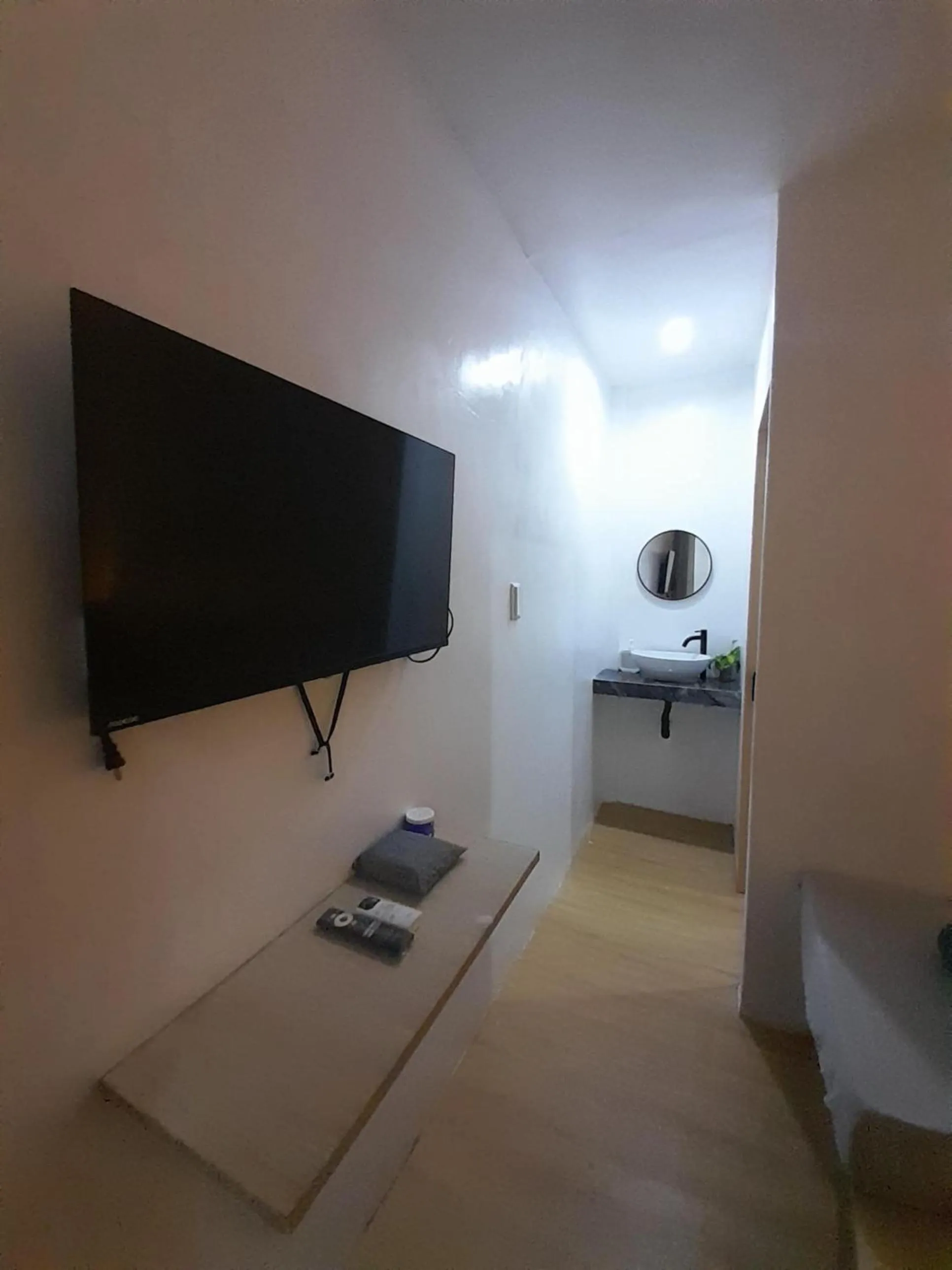 TV and multimedia in Happy Island Inn