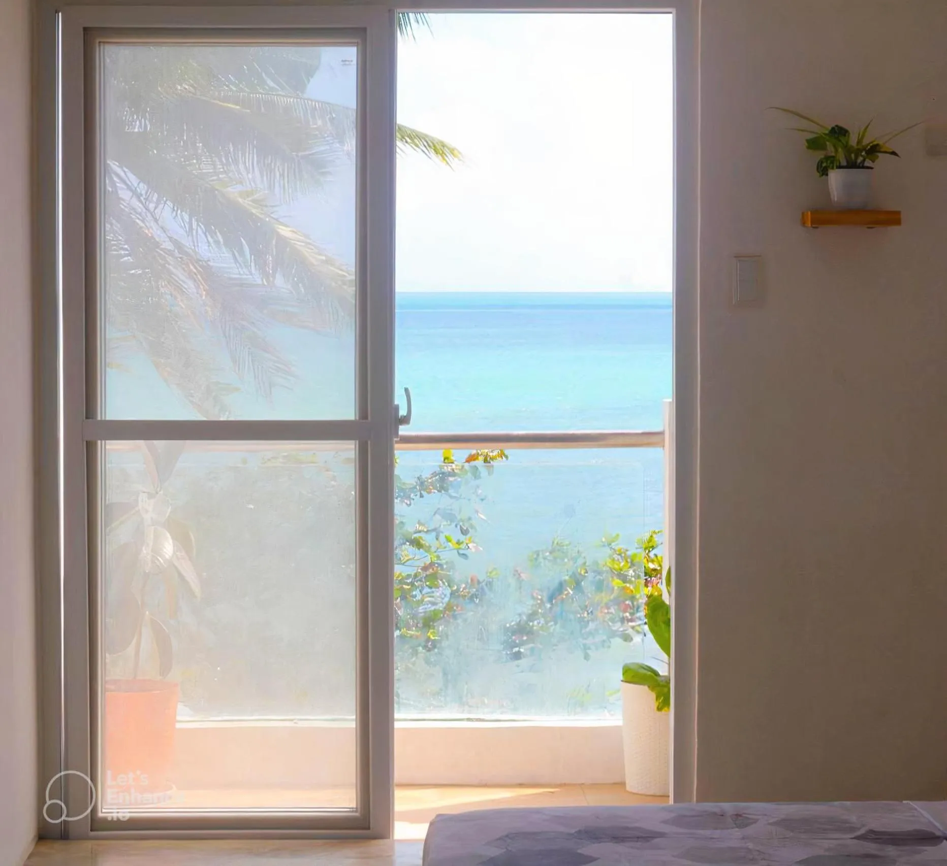 Balcony/Terrace, Bed in Happy Island Inn