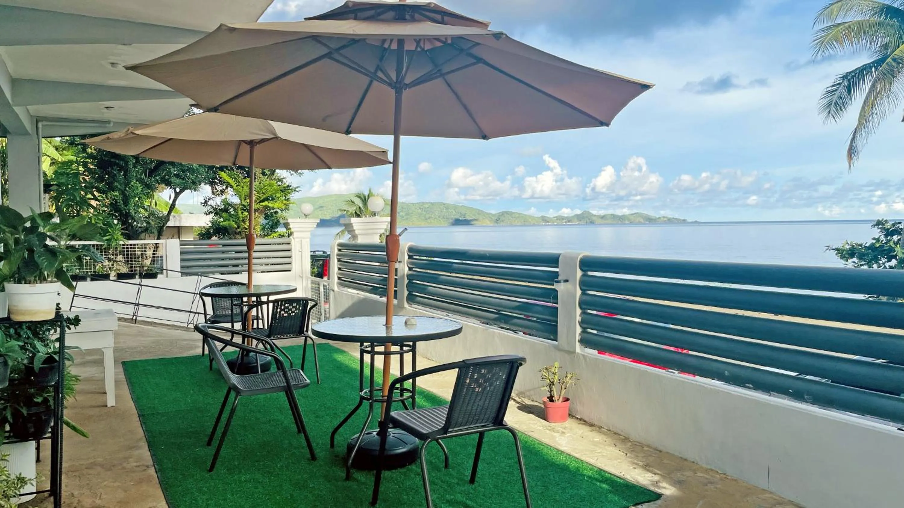 Patio in Happy Island Inn