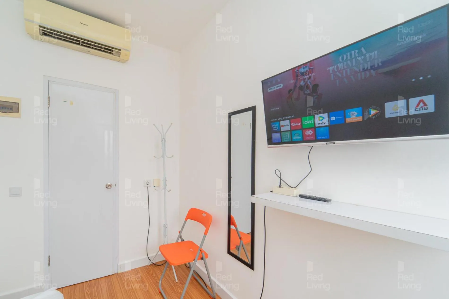 TV and multimedia in RedLiving Apartemen Aeropolis - Ivan Tower AR1