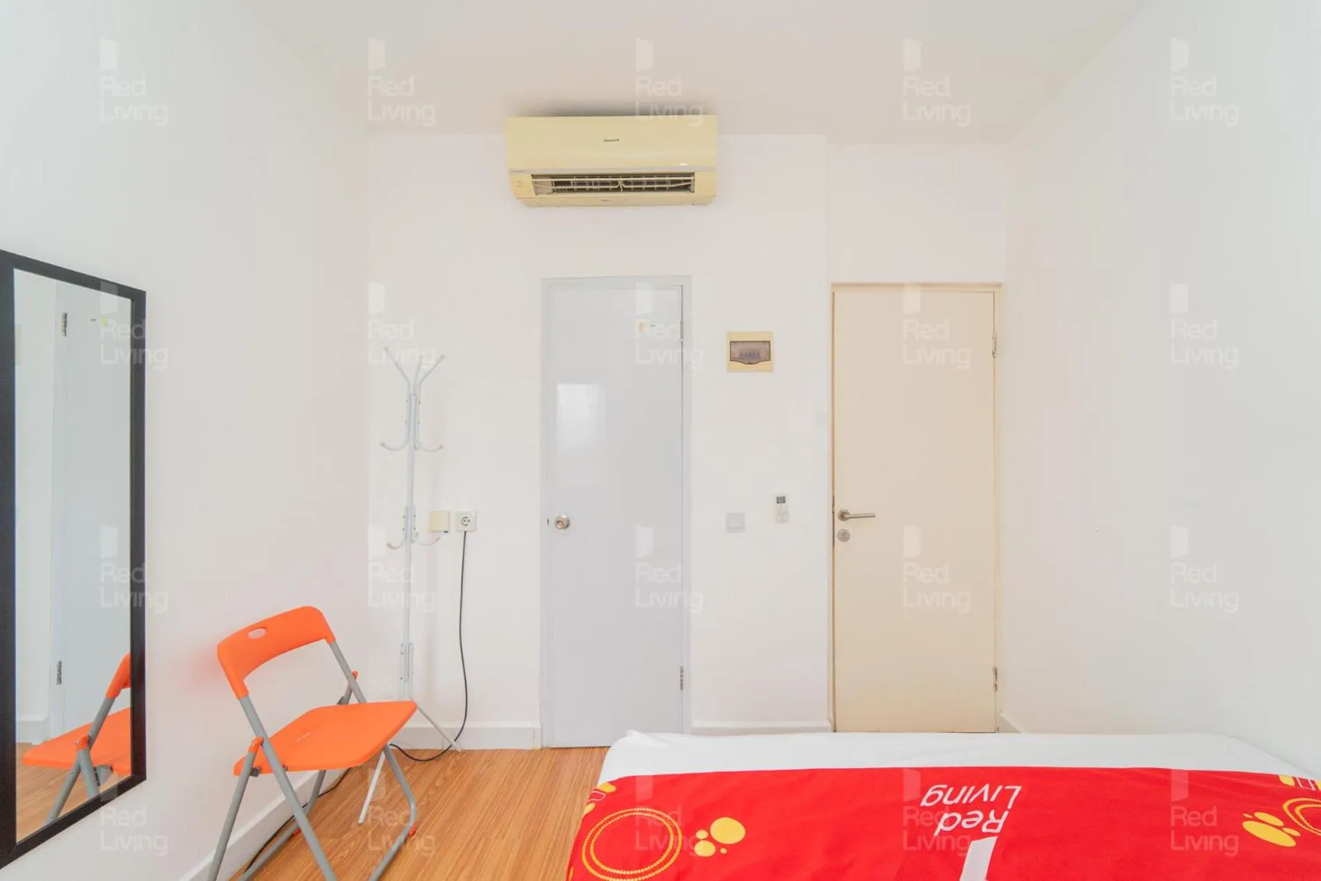 Bedroom, Bed in RedLiving Apartemen Aeropolis - Ivan Tower AR1