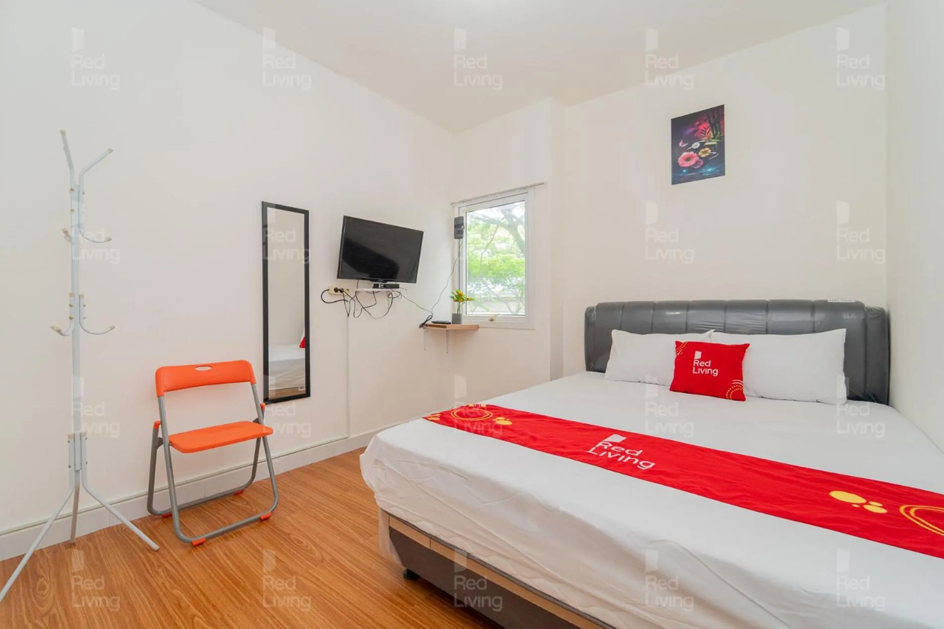 Bedroom, Bed in RedLiving Apartemen Aeropolis - Ivan Tower AR1