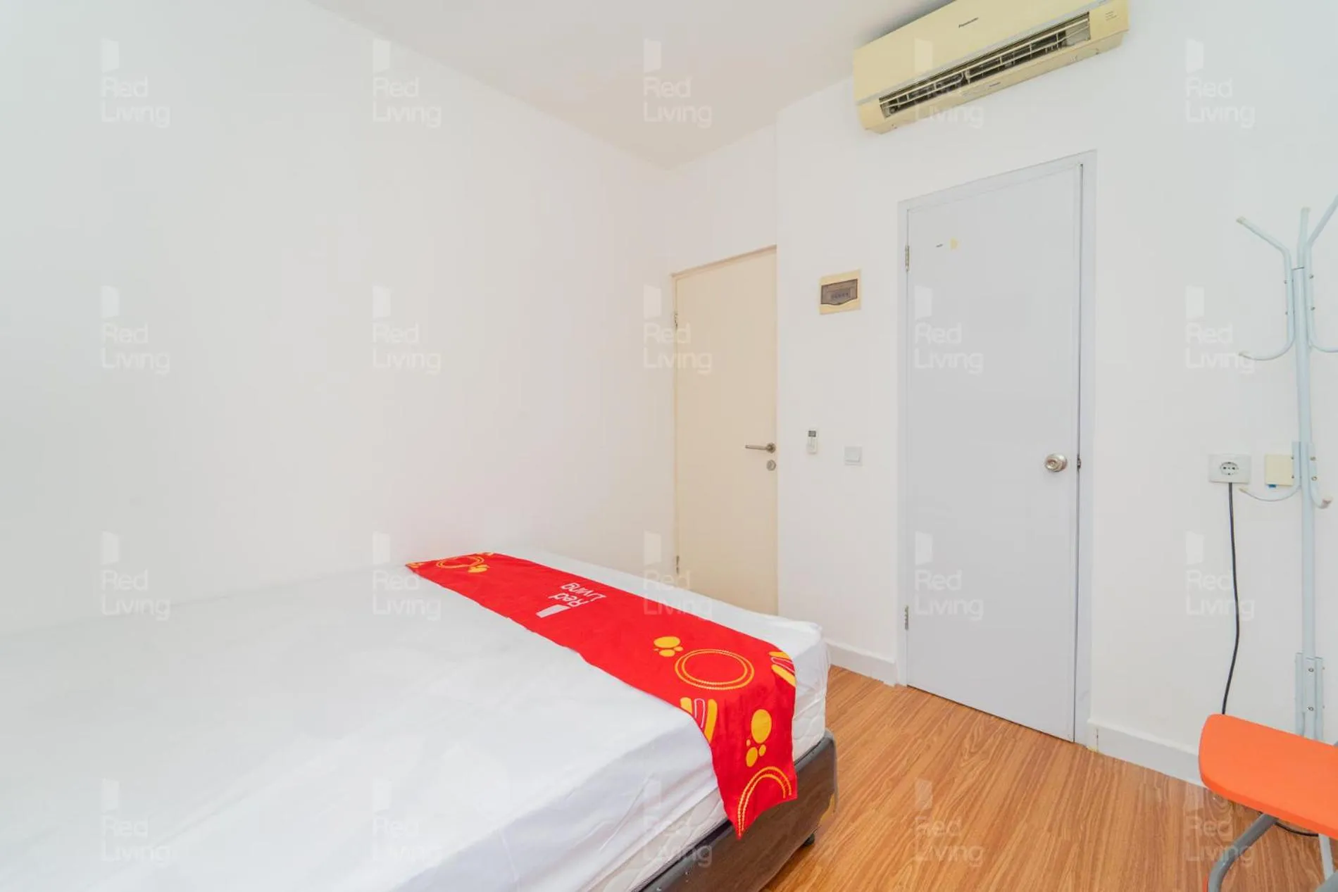 Bedroom, Bed in RedLiving Apartemen Aeropolis - Ivan Tower AR1