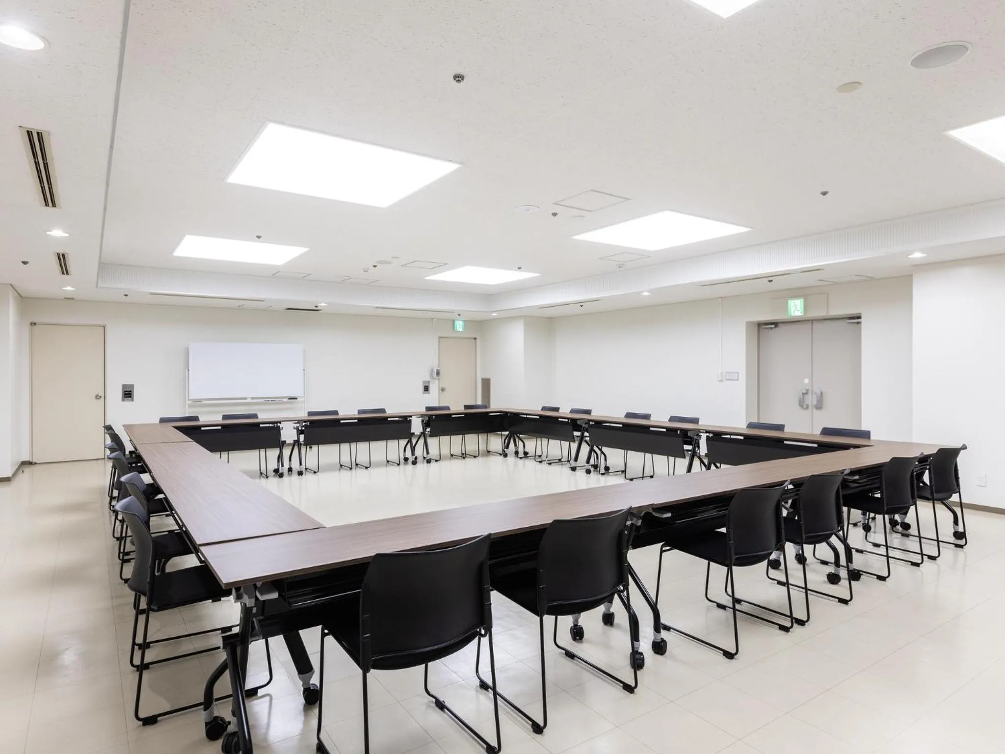Meeting/conference room in KOKO HOTEL Shizuoka - formerly Hotel Wing International Shizuoka