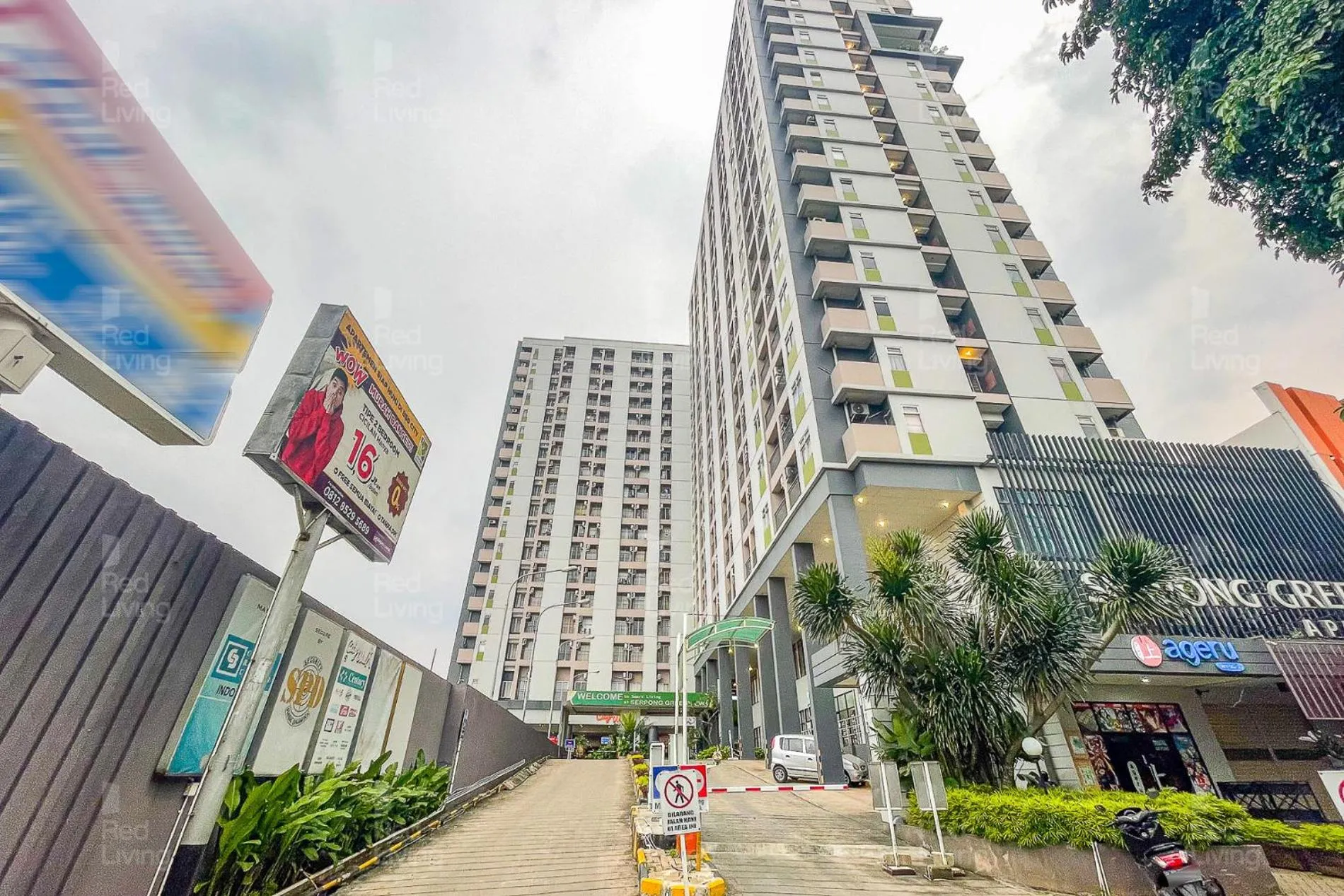 Property building in RedLiving Apartemen Serpong Green View - Nawawih Room Tower B