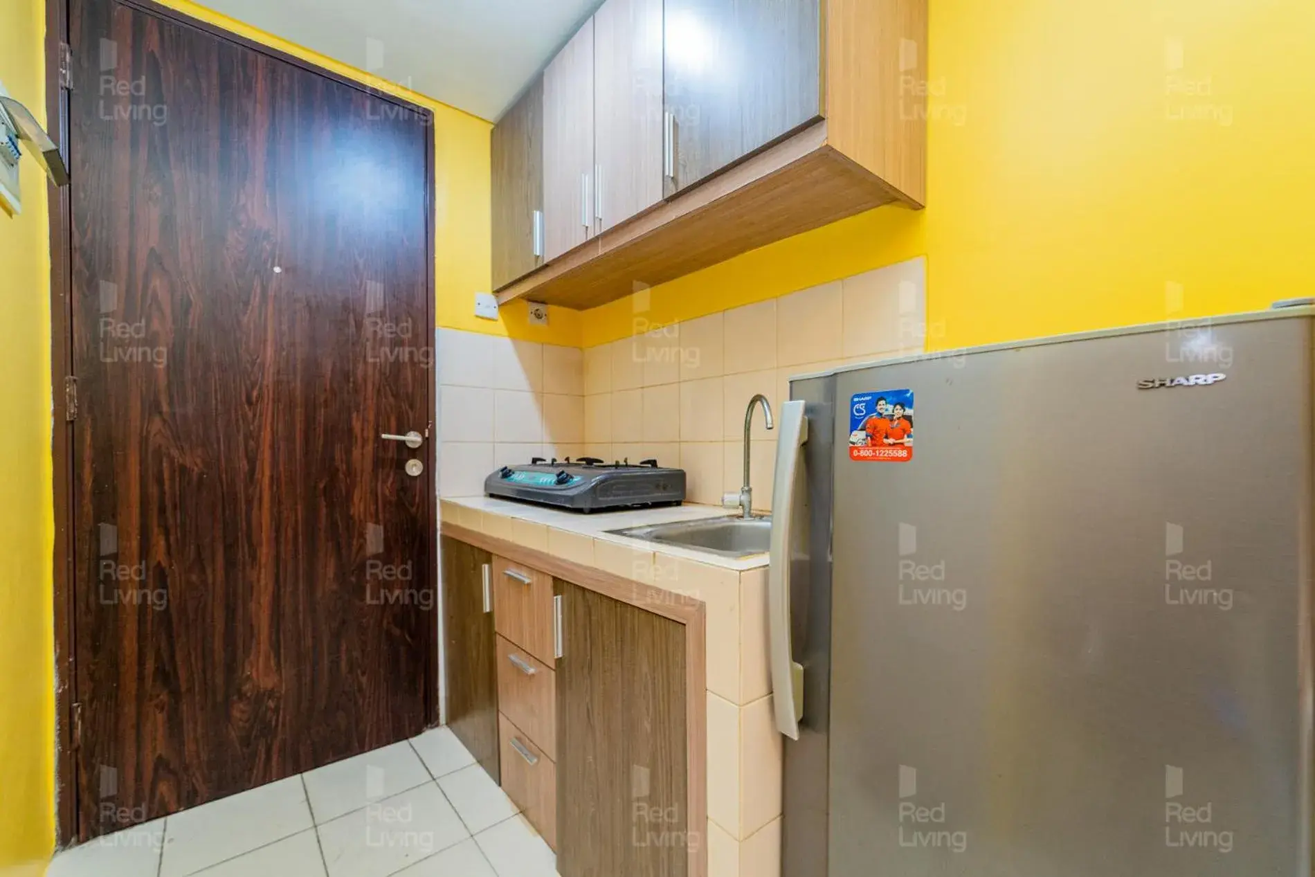 Kitchen or kitchenette in RedLiving Apartemen Serpong Green View - Nawawih Room Tower B Kitchen or kitchenette in RedLiving Apartemen Serpong Green View - Nawawih Room Tower B