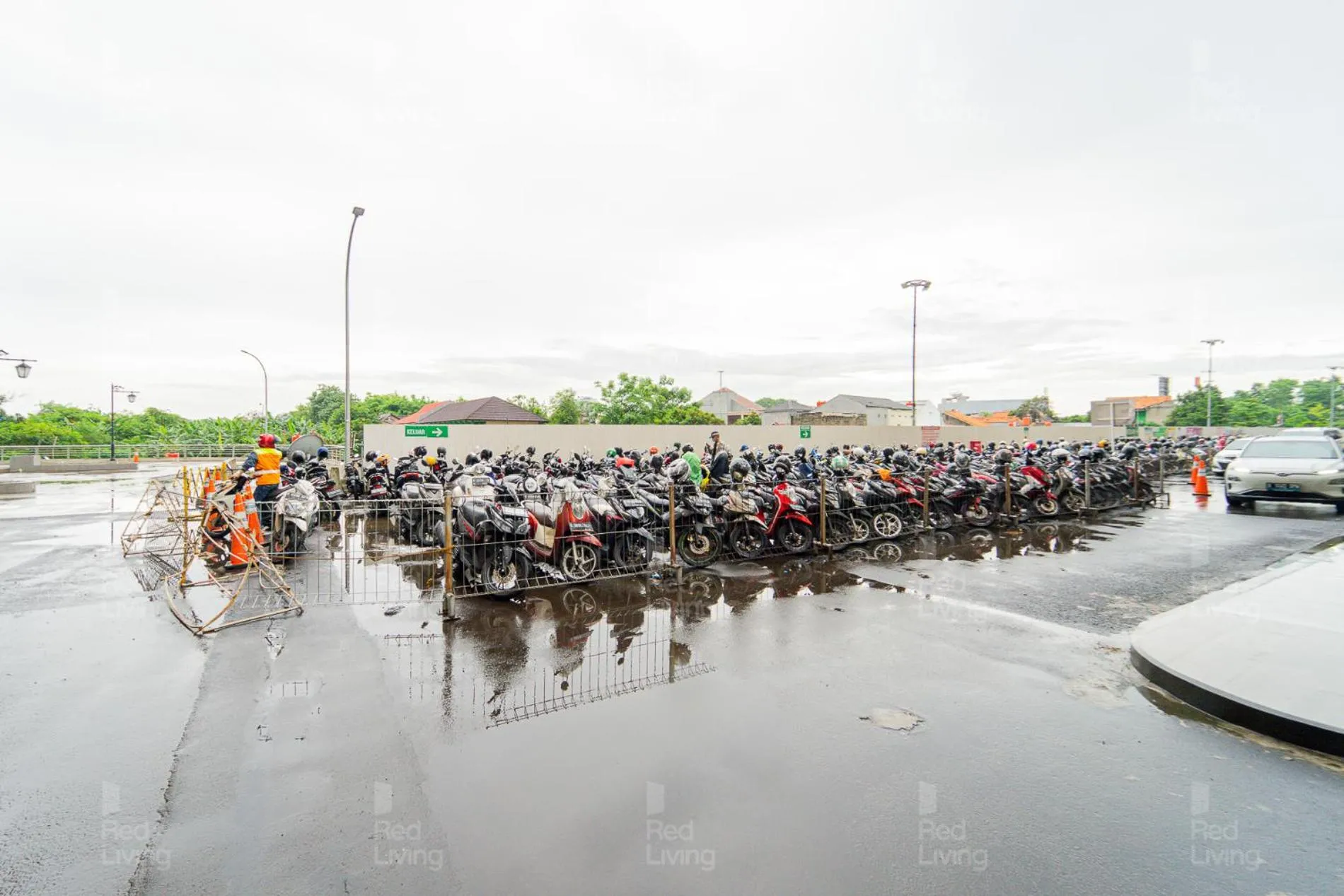 Parking in RedLiving Apartemen Transpark Juanda - F88 Tower Jade