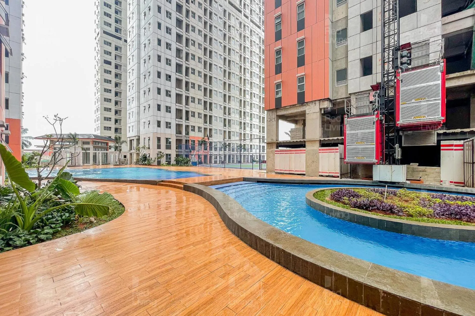 Property building in RedLiving Apartemen Transpark Juanda - F88 Tower Jade