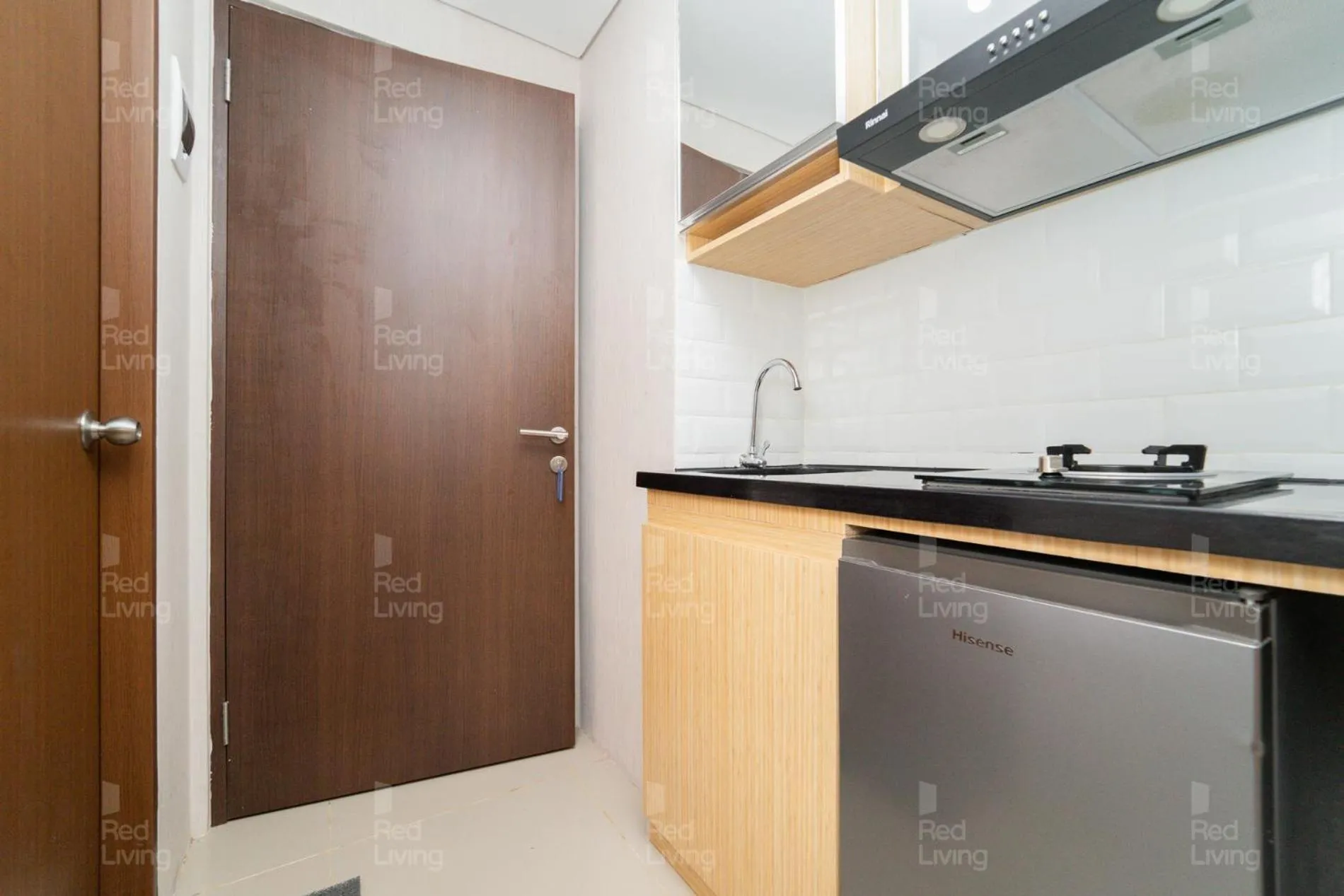 Kitchen or kitchenette in RedLiving Apartemen Transpark Juanda - F88 Tower Jade