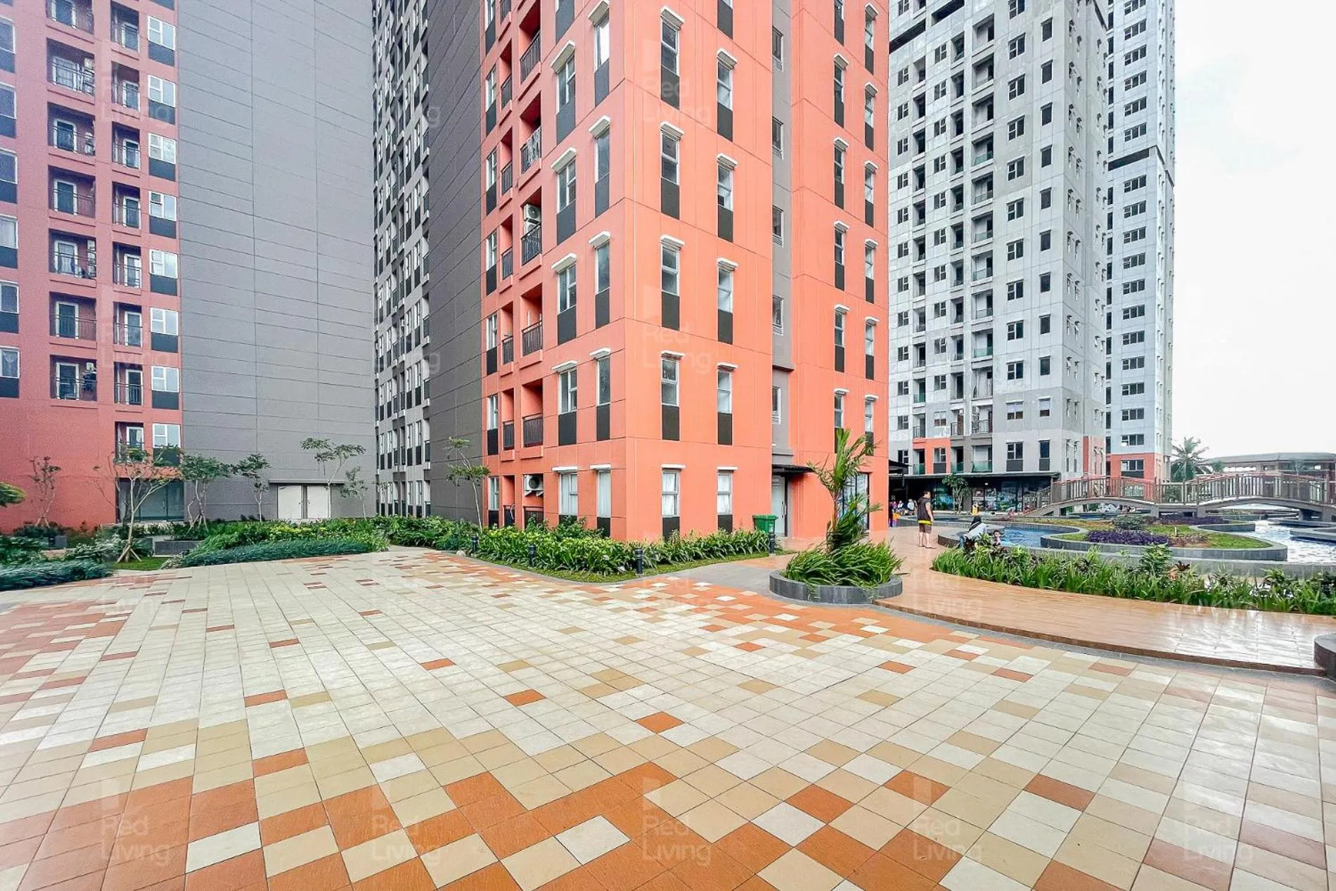 Property building in RedLiving Apartemen Transpark Juanda - F88 Tower Jade