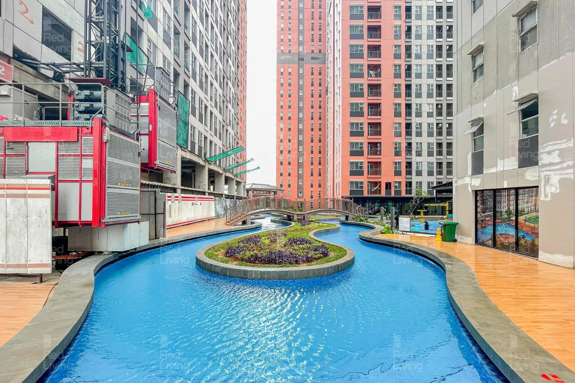 Property building in RedLiving Apartemen Transpark Juanda - F88 Tower Jade