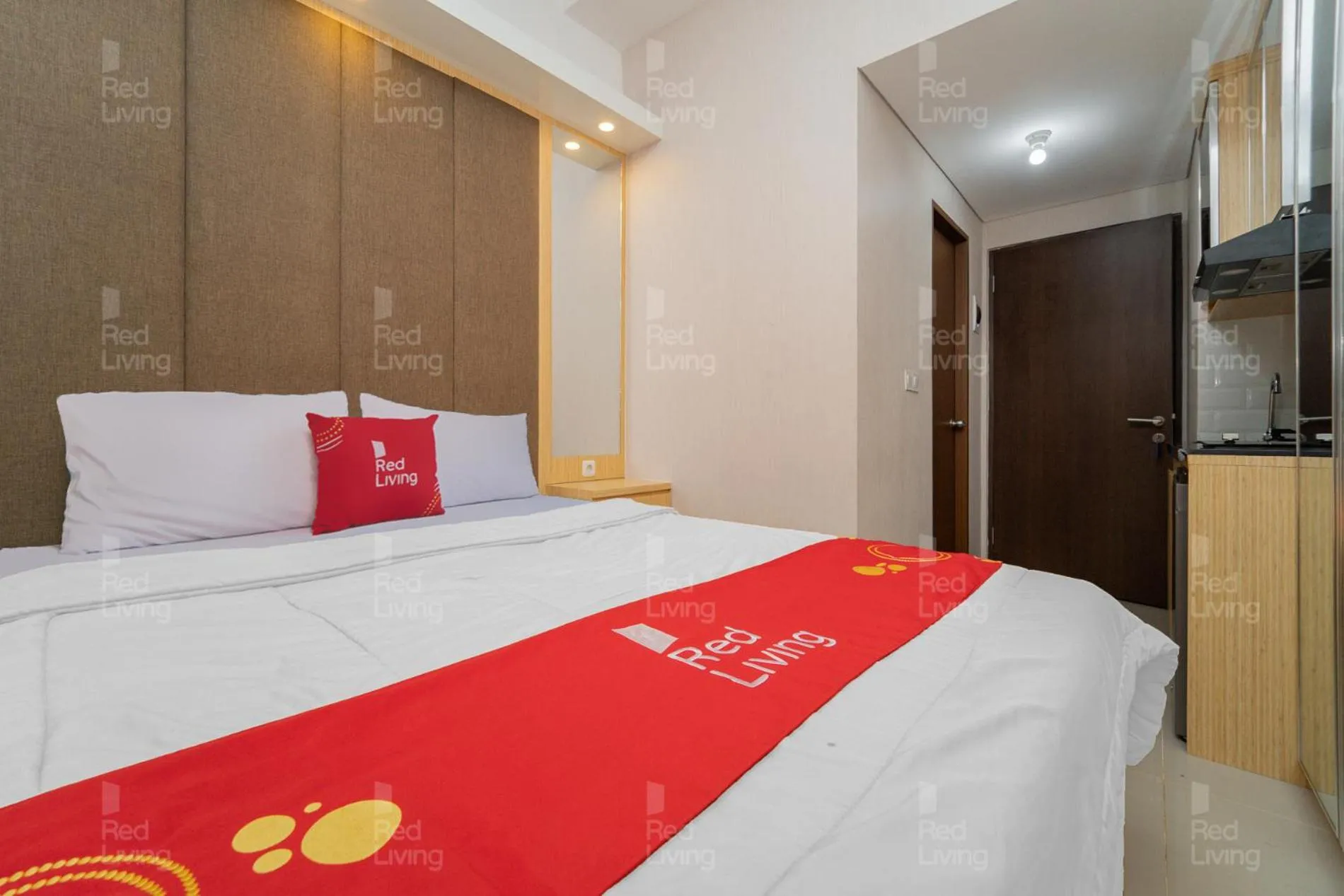 Bedroom, Bed in RedLiving Apartemen Transpark Juanda - F88 Tower Jade