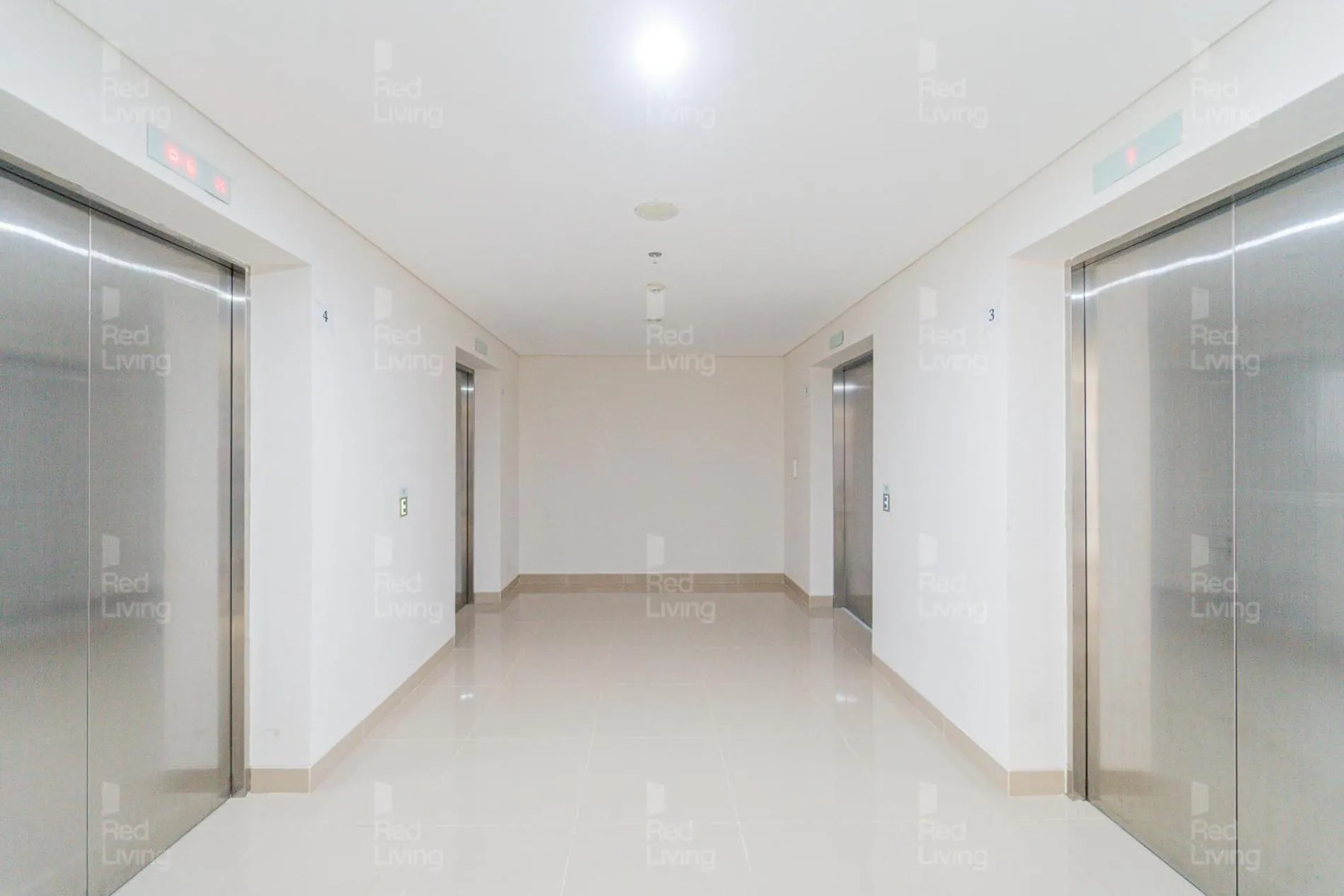 elevator in RedLiving Apartemen Transpark Juanda - F88 Tower Jade