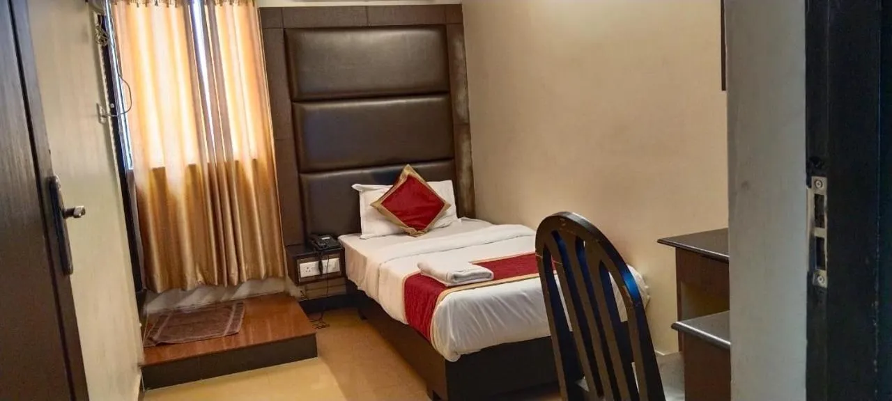 Bedroom, Bed in HOTEL PIONEER PARADISE