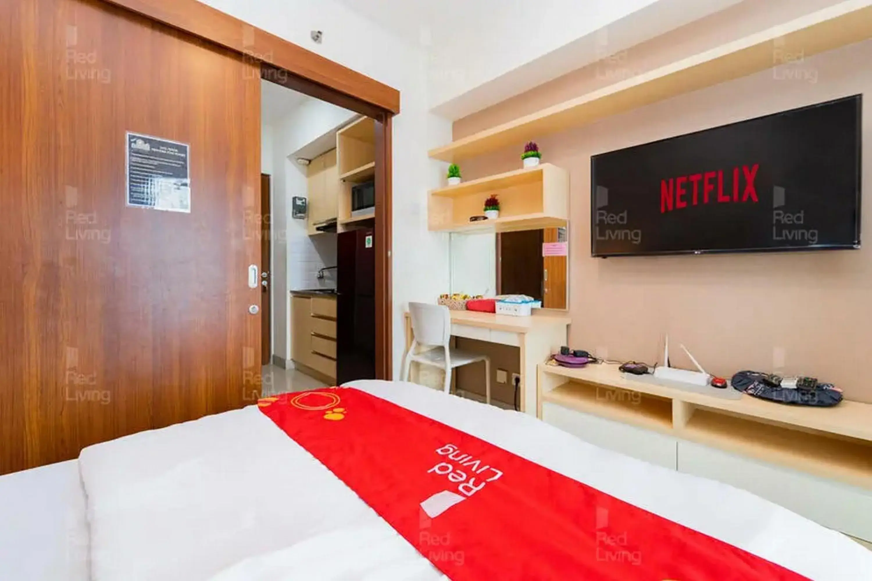 Bedroom, Bed in RedLiving Apartemen Grand Kamala Lagoon - Icha Rooms Tower Barclay South with Netflix Bedroom, Bed in RedLiving Apartemen Grand Kamala Lagoon - Icha Rooms Tower Barclay South with Netflix