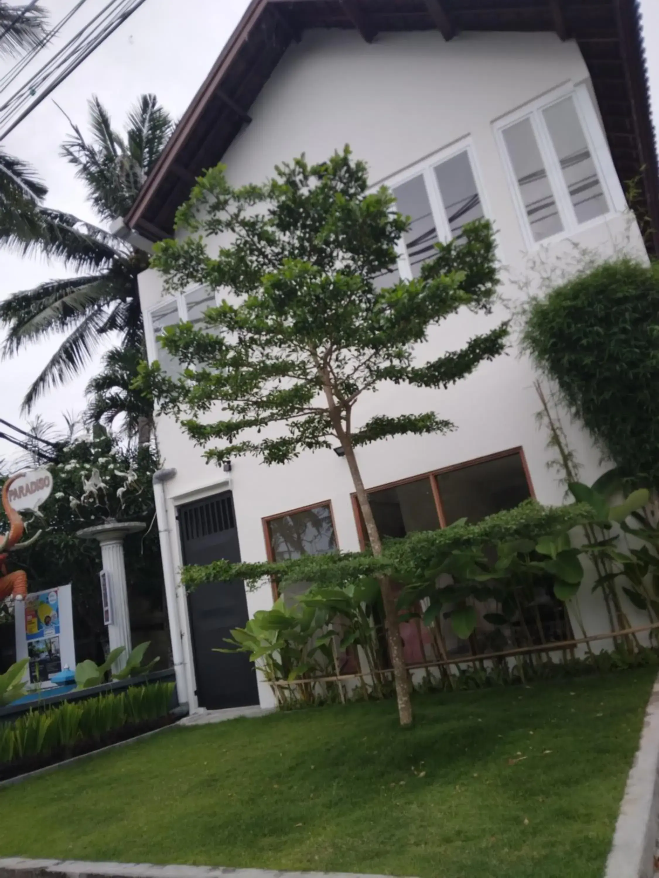 Property building in Roots Hotel Senggigi Property building in Roots Hotel Senggigi