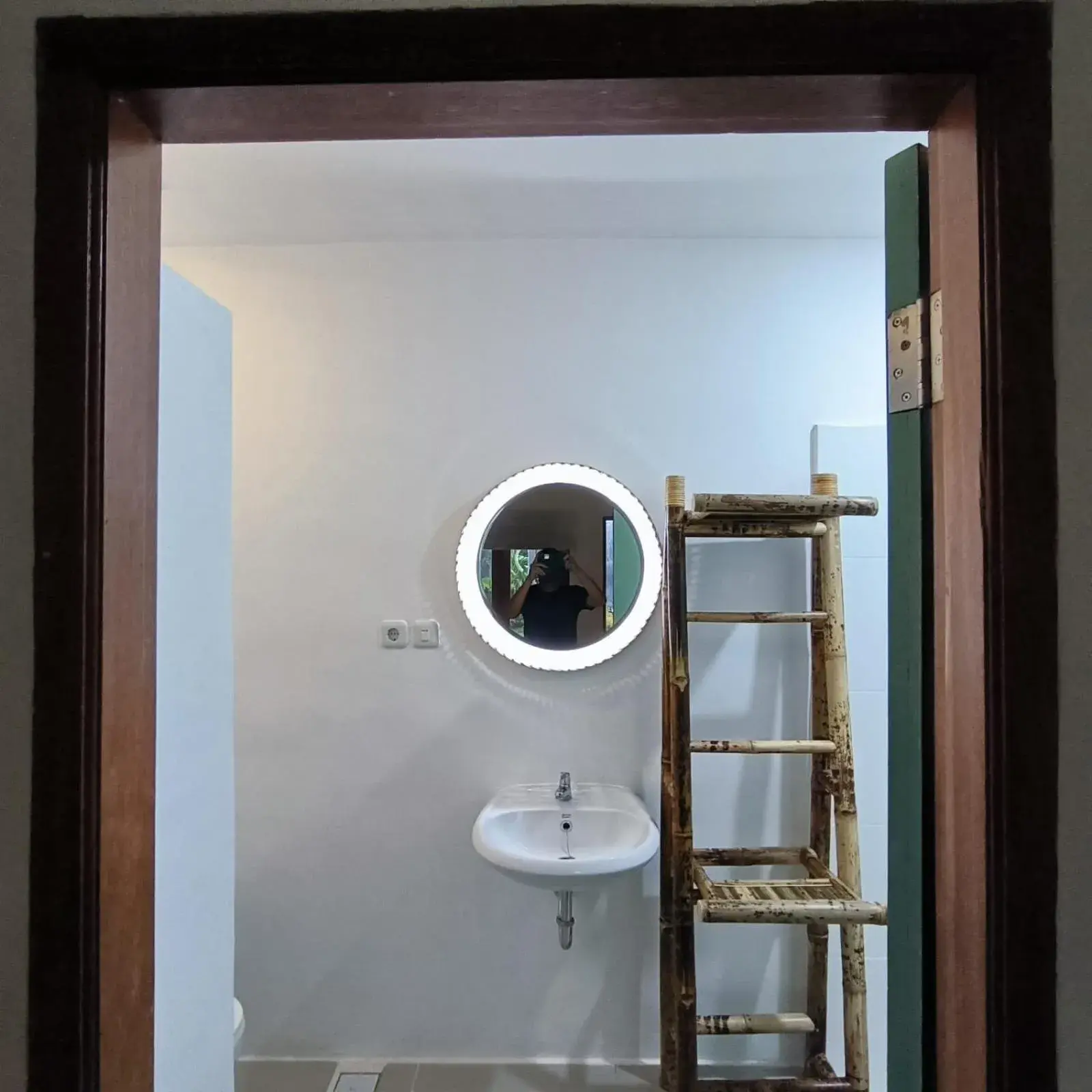 Superior Double Room in Roots Hotel Senggigi Superior Double Room in Roots Hotel Senggigi