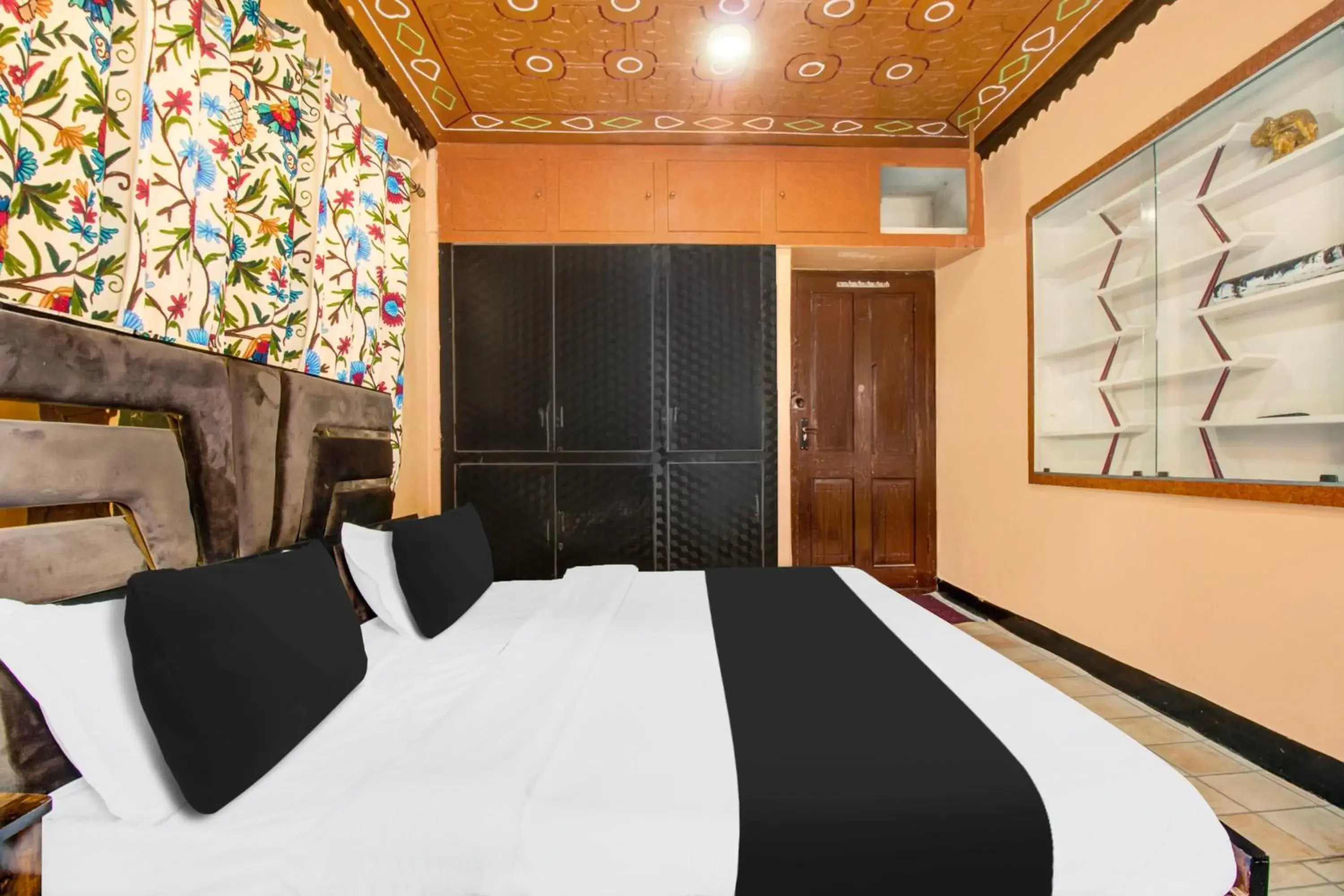 Bedroom, Bed in Collection O Brein Nishat Formerly Continental Guest House Bedroom, Bed in Collection O Brein Nishat Formerly Continental Guest House