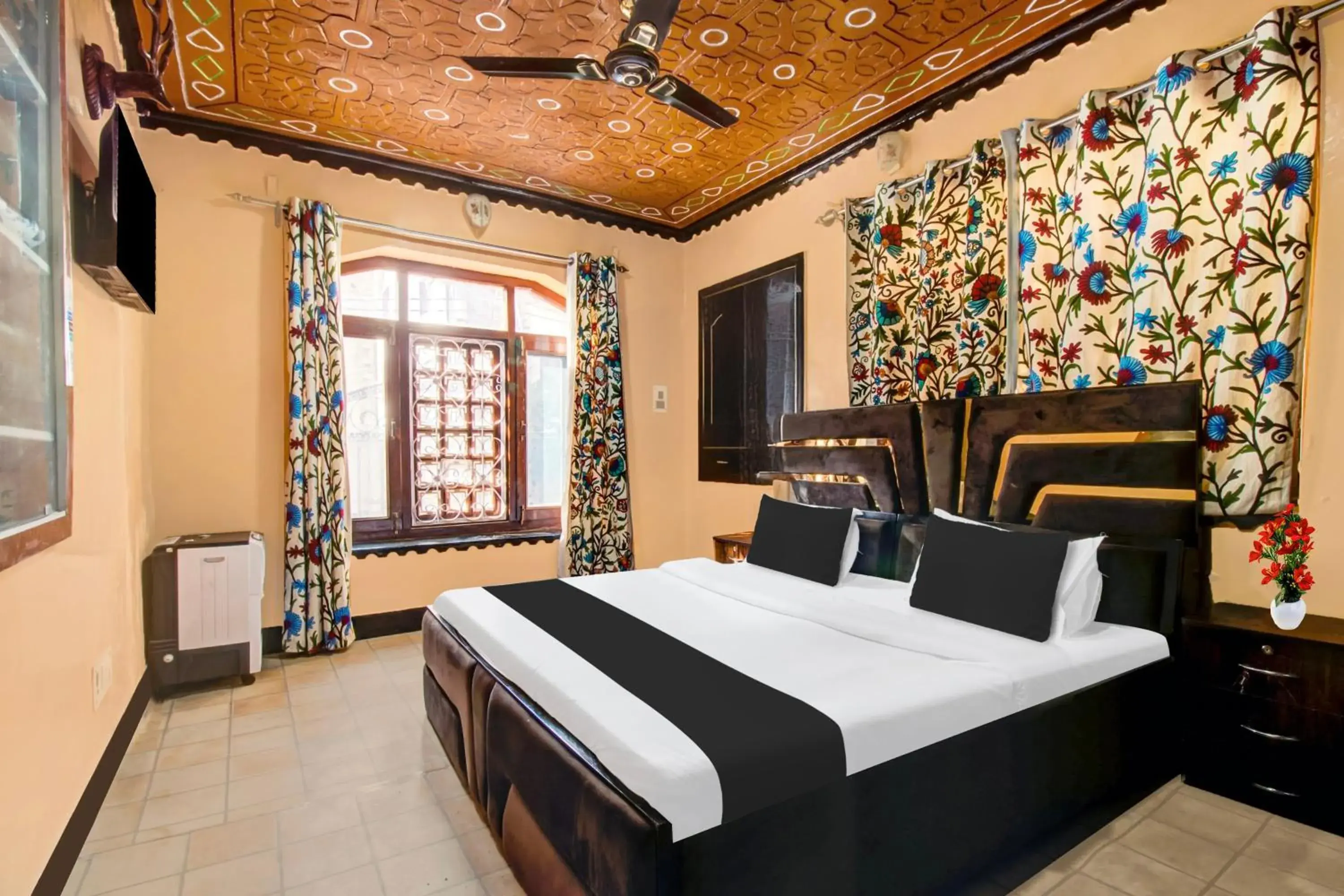 Bedroom, Bed in Collection O Brein Nishat Formerly Continental Guest House Bedroom, Bed in Collection O Brein Nishat Formerly Continental Guest House