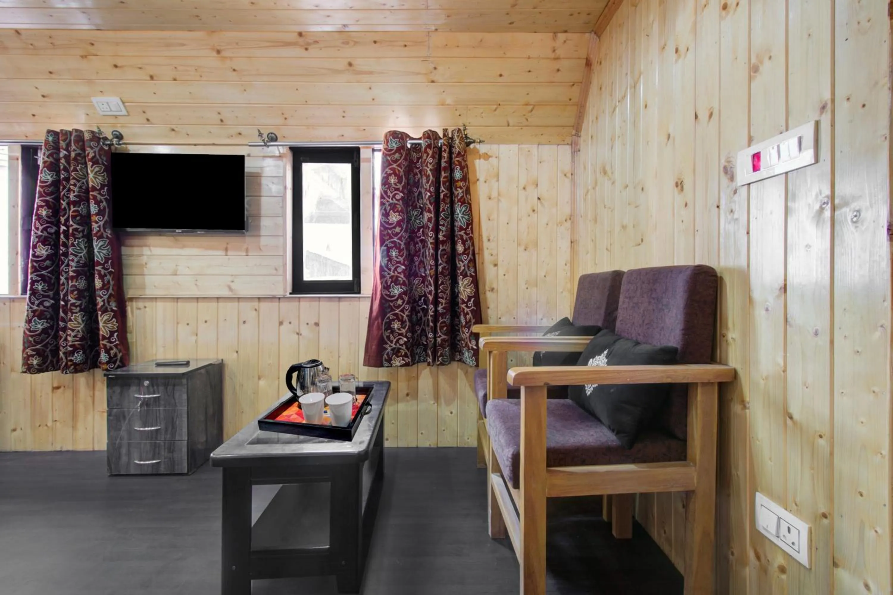 Bedroom in Collection O Brein Nishat Formerly Continental Guest House