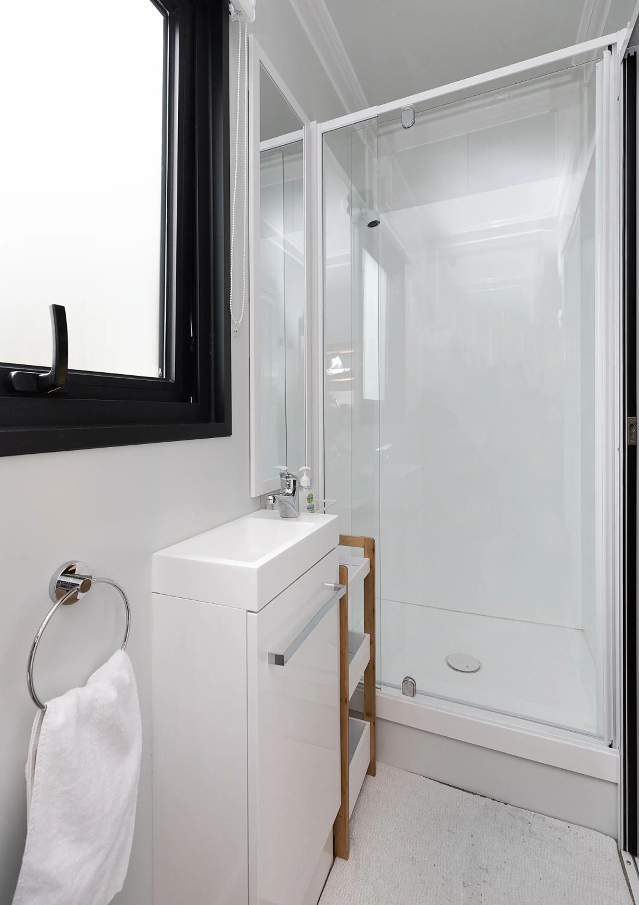 Shower in 2 Peas In A Pod