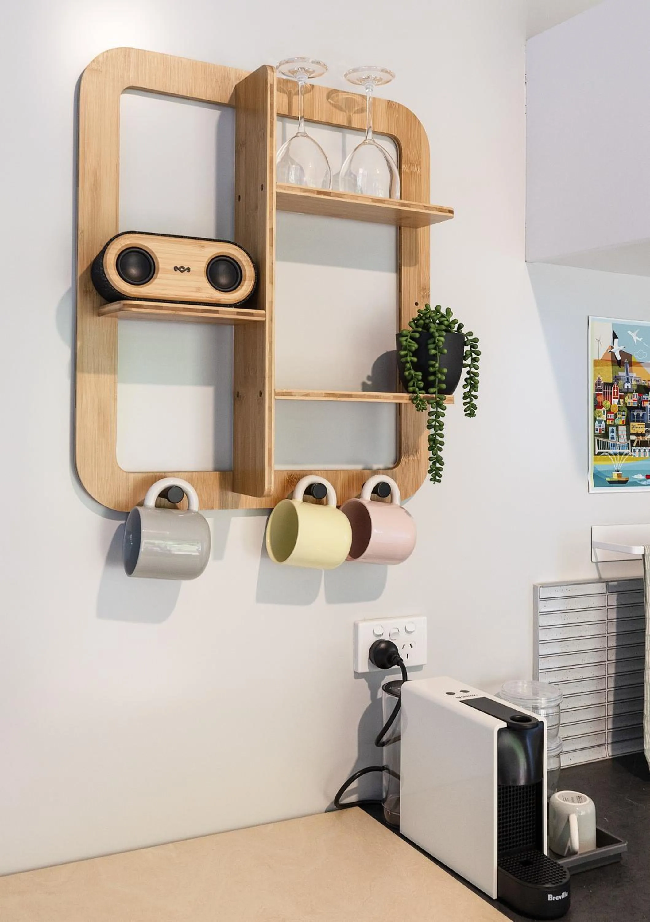 hair dresser in 2 Peas In A Pod