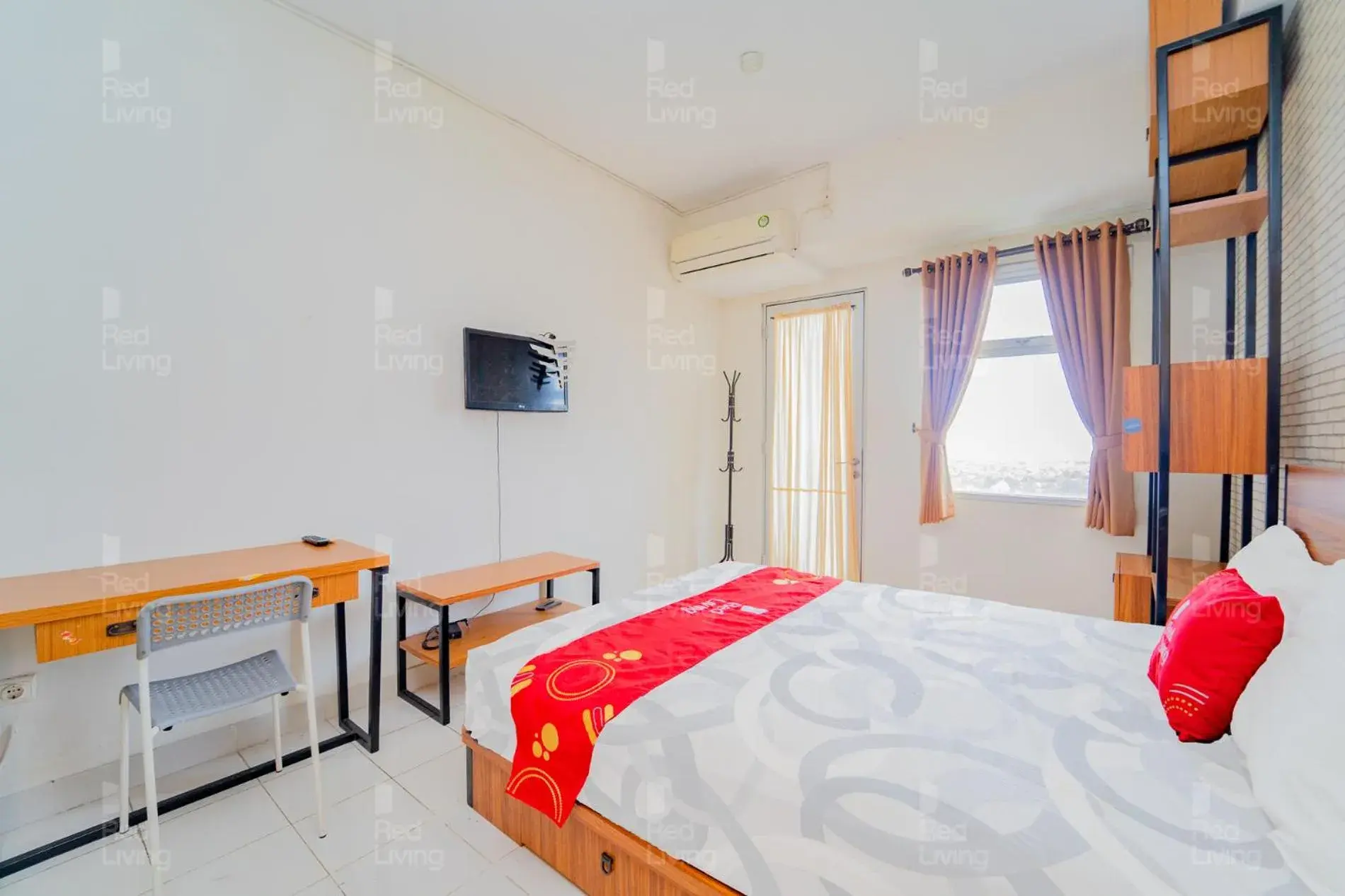 RedLiving Apartemen Easton Park Jatinangor - Rajes Room RedLiving Apartemen Easton Park Jatinangor - Rajes Room