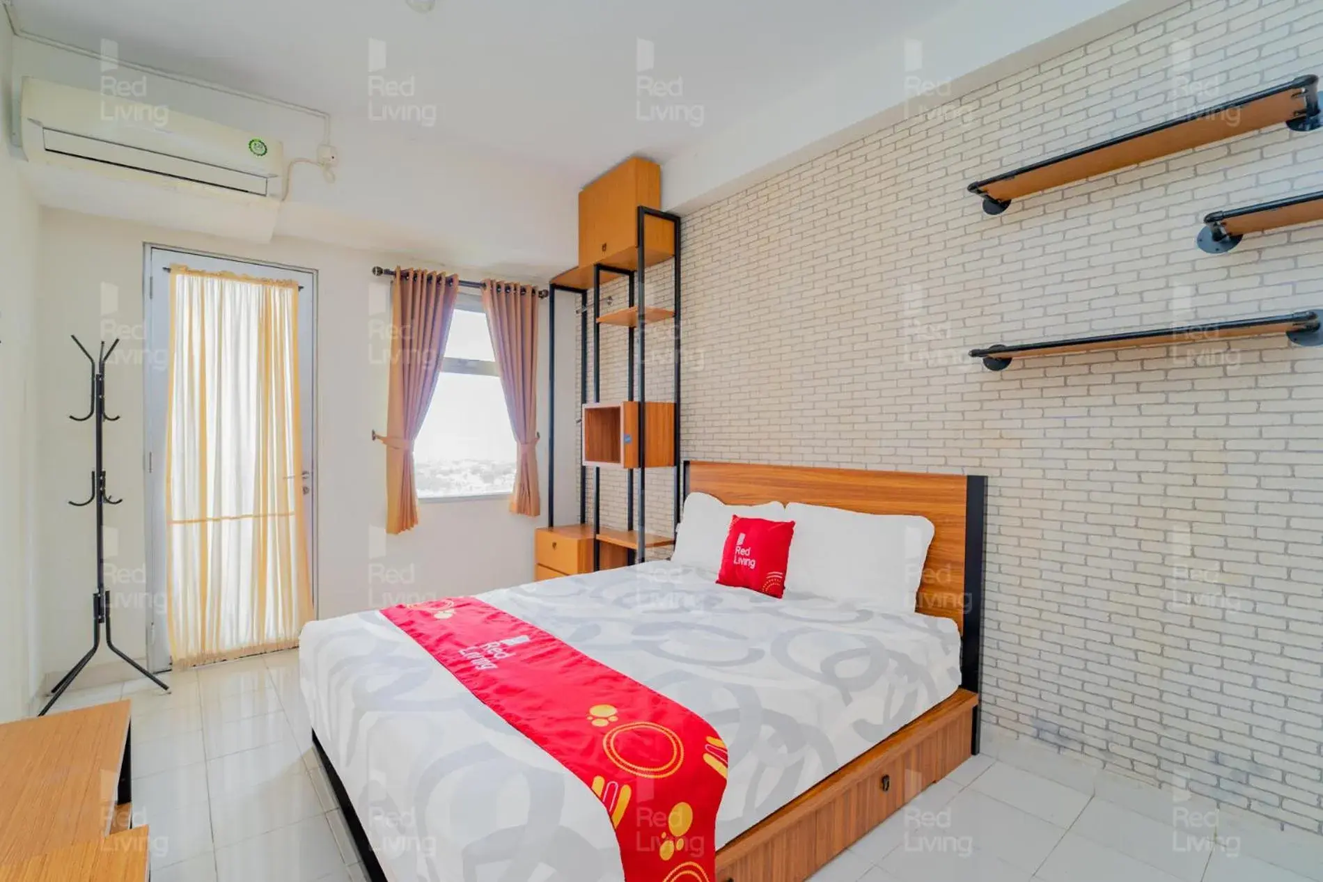 RedLiving Apartemen Easton Park Jatinangor - Rajes Room RedLiving Apartemen Easton Park Jatinangor - Rajes Room