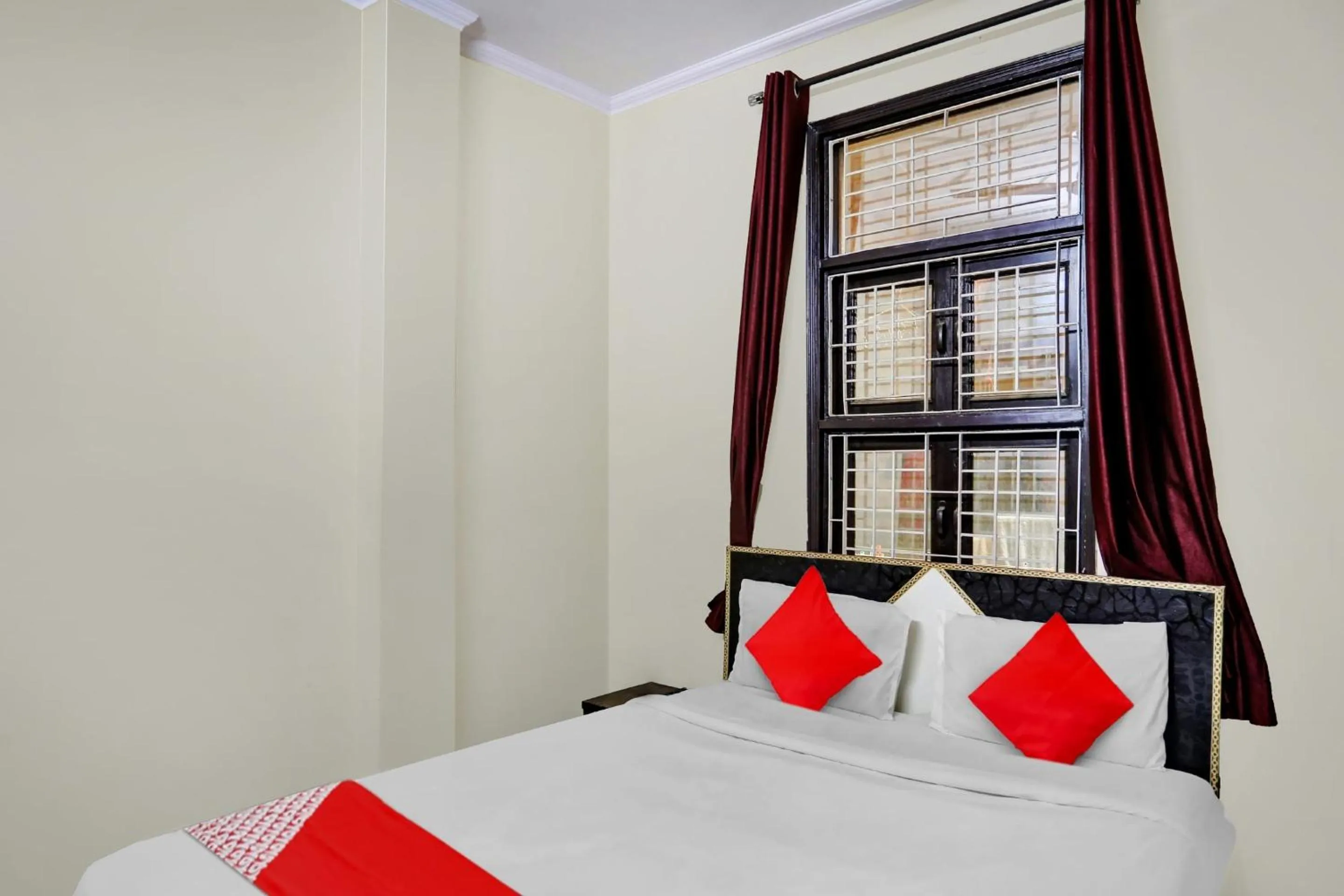 Bedroom in Hotel O Sun Shine