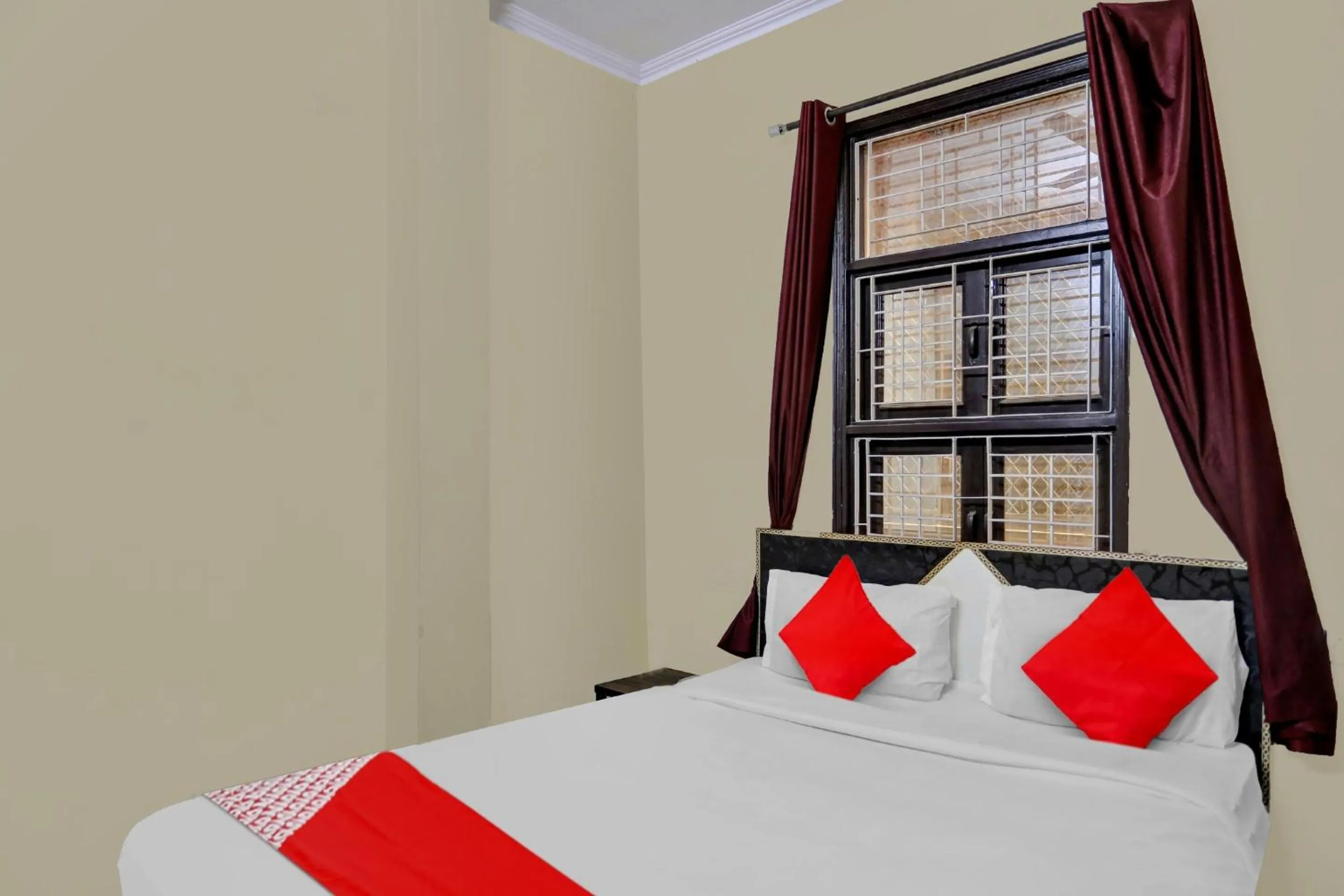 Bedroom in Hotel O Sun Shine