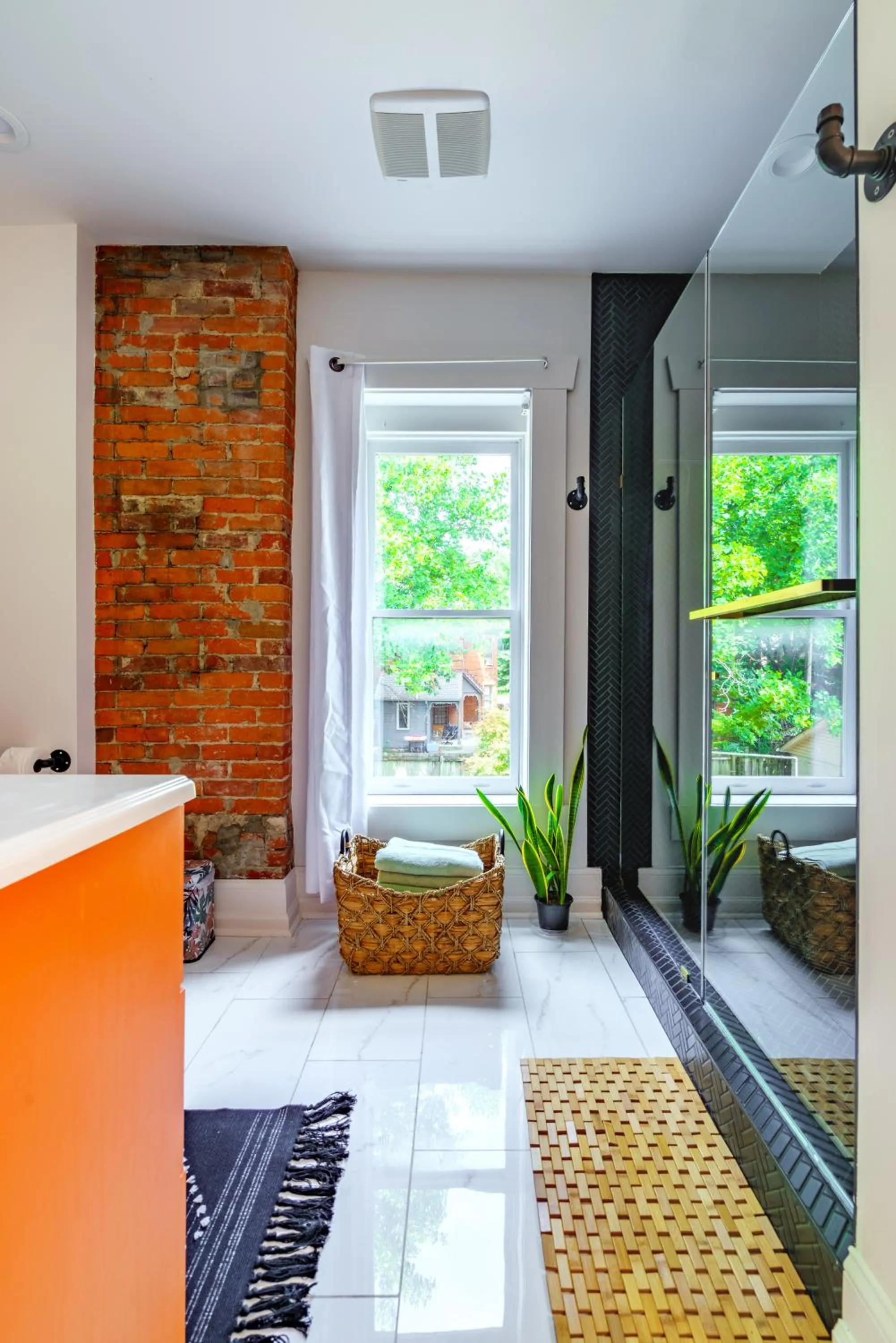 Bathroom in Jungle House Urban Lofts - Short North & Convention Center