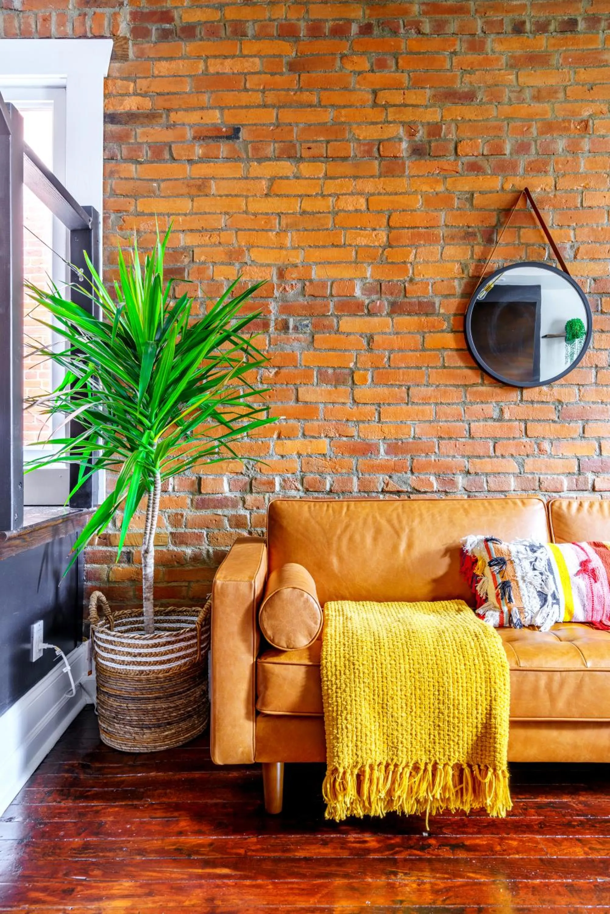Living room in Jungle House Urban Lofts - Short North & Convention Center