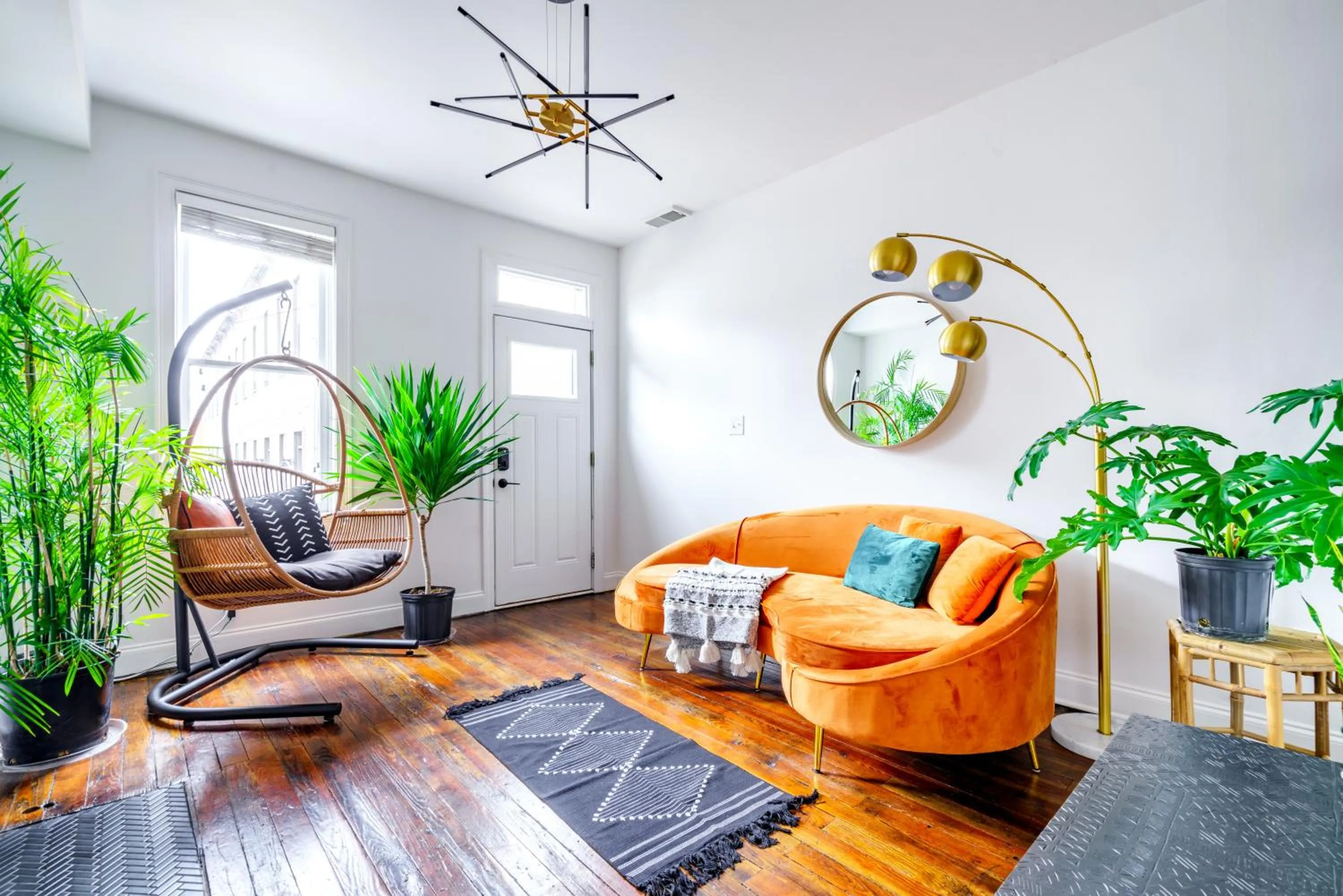 Living room in Jungle House Urban Lofts - Short North & Convention Center
