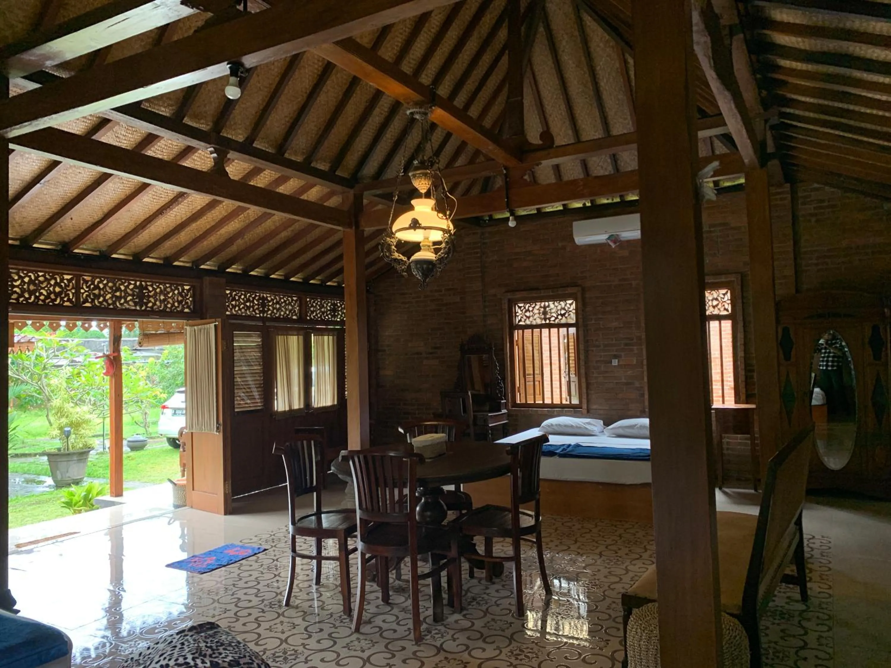 Photo of the whole room in Omah Mbah Mandor by The Lavana