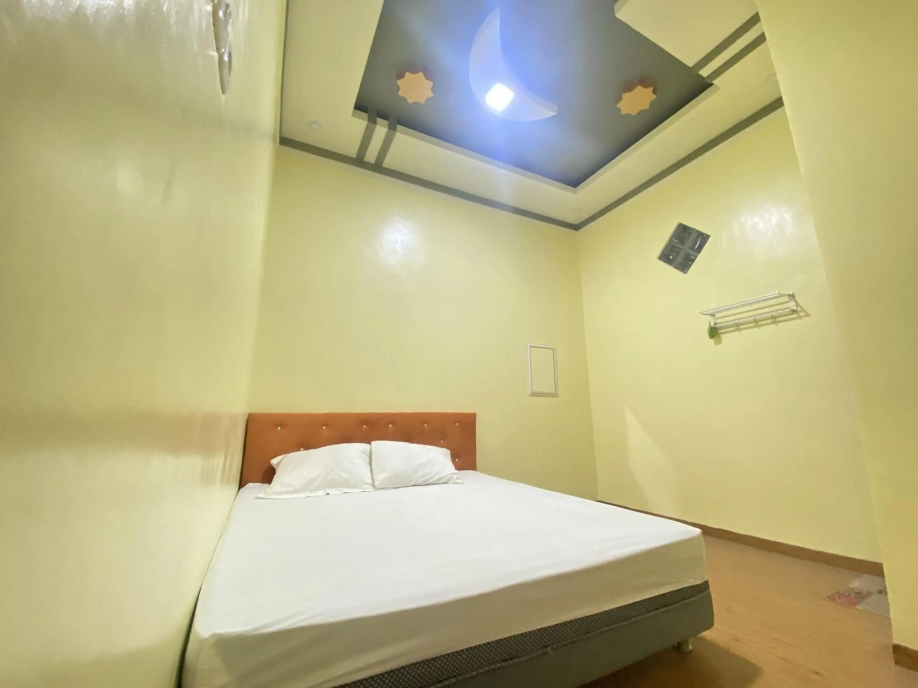 Homestay RN near Taman Bambu Runcing Polewali