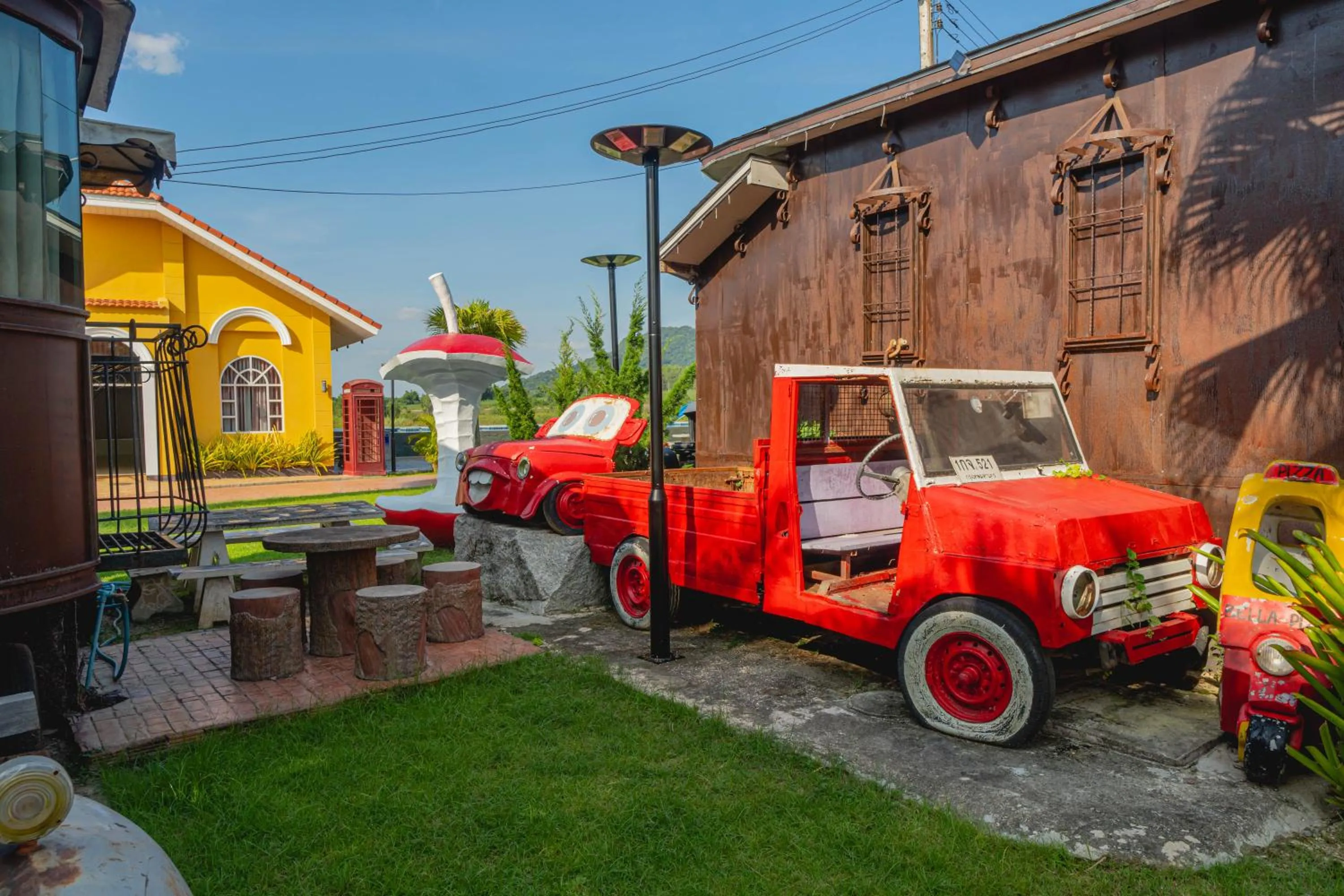 Property building in Apinya Resort Bangsarey