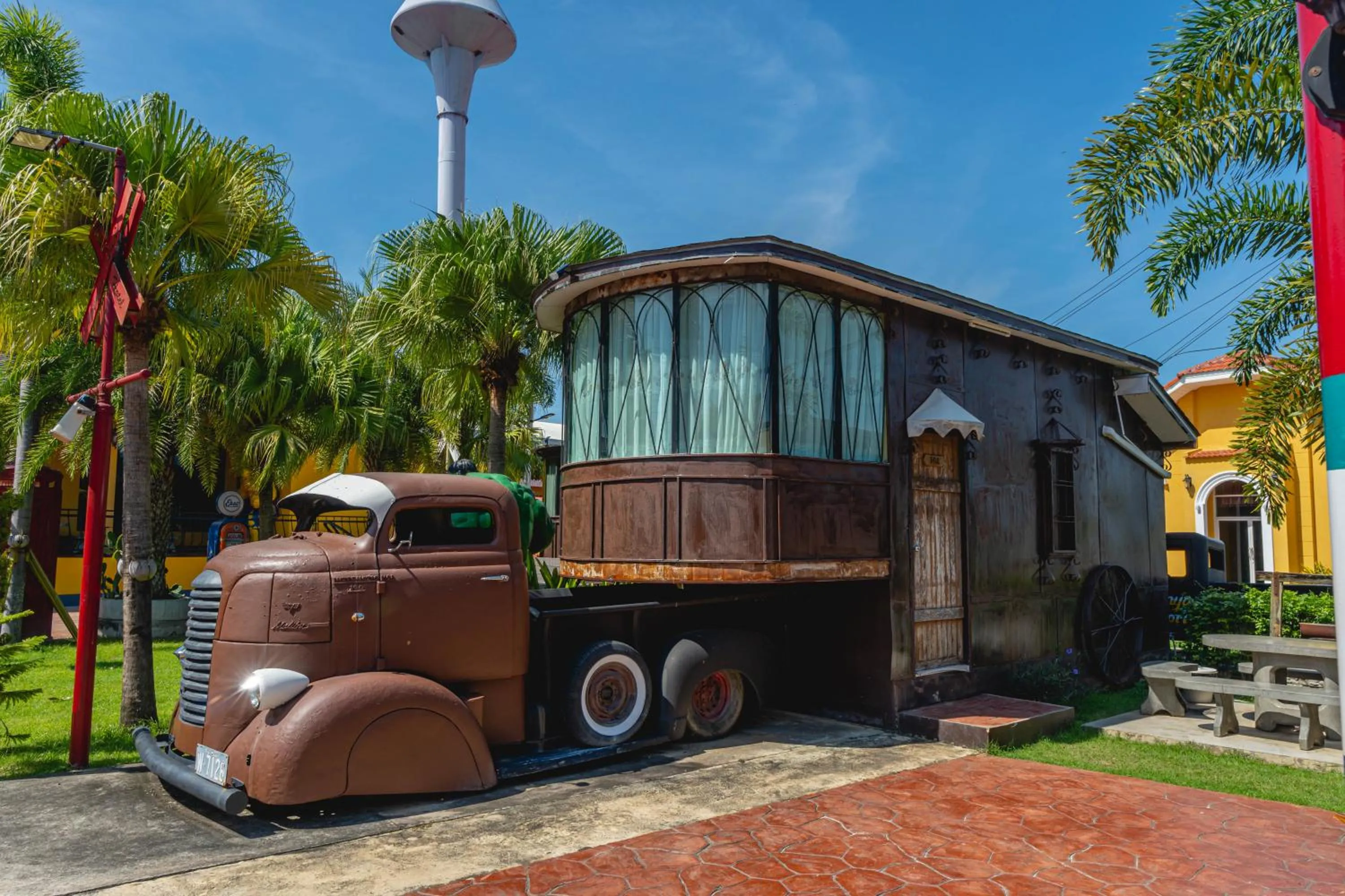 Property building in Apinya Resort Bangsarey