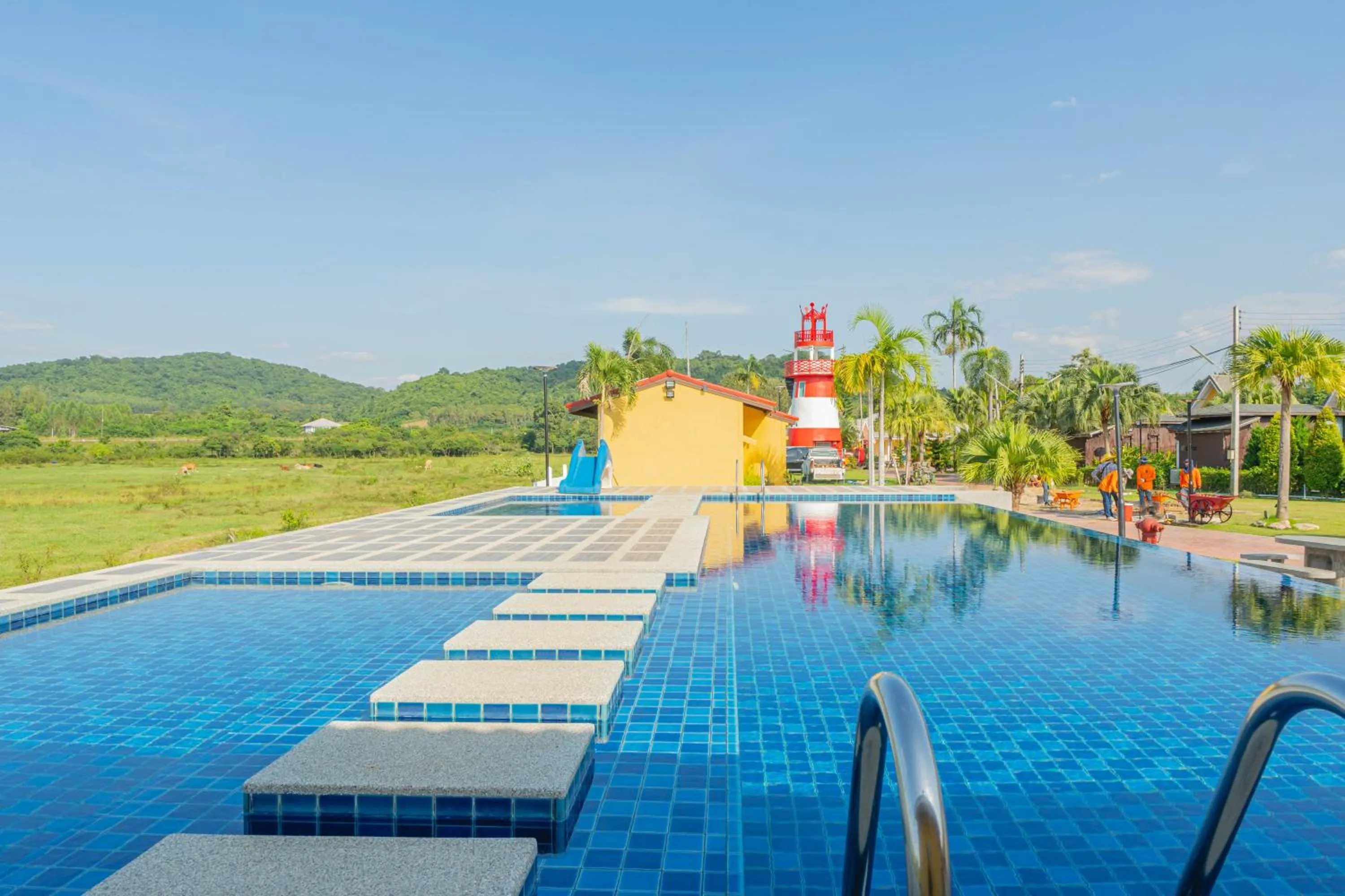 Swimming pool in Apinya Resort Bangsarey