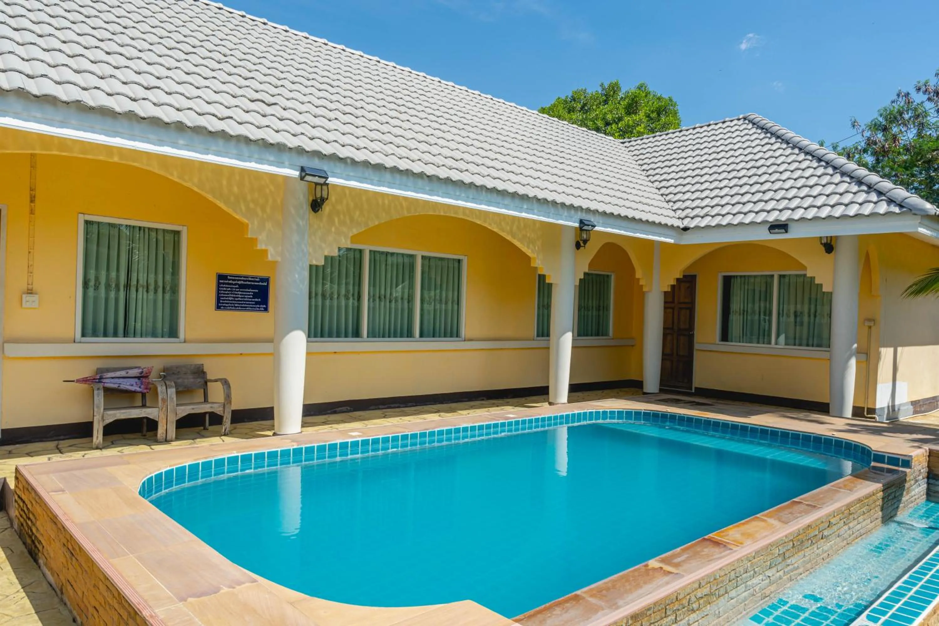 Property building in Apinya Resort Bangsarey