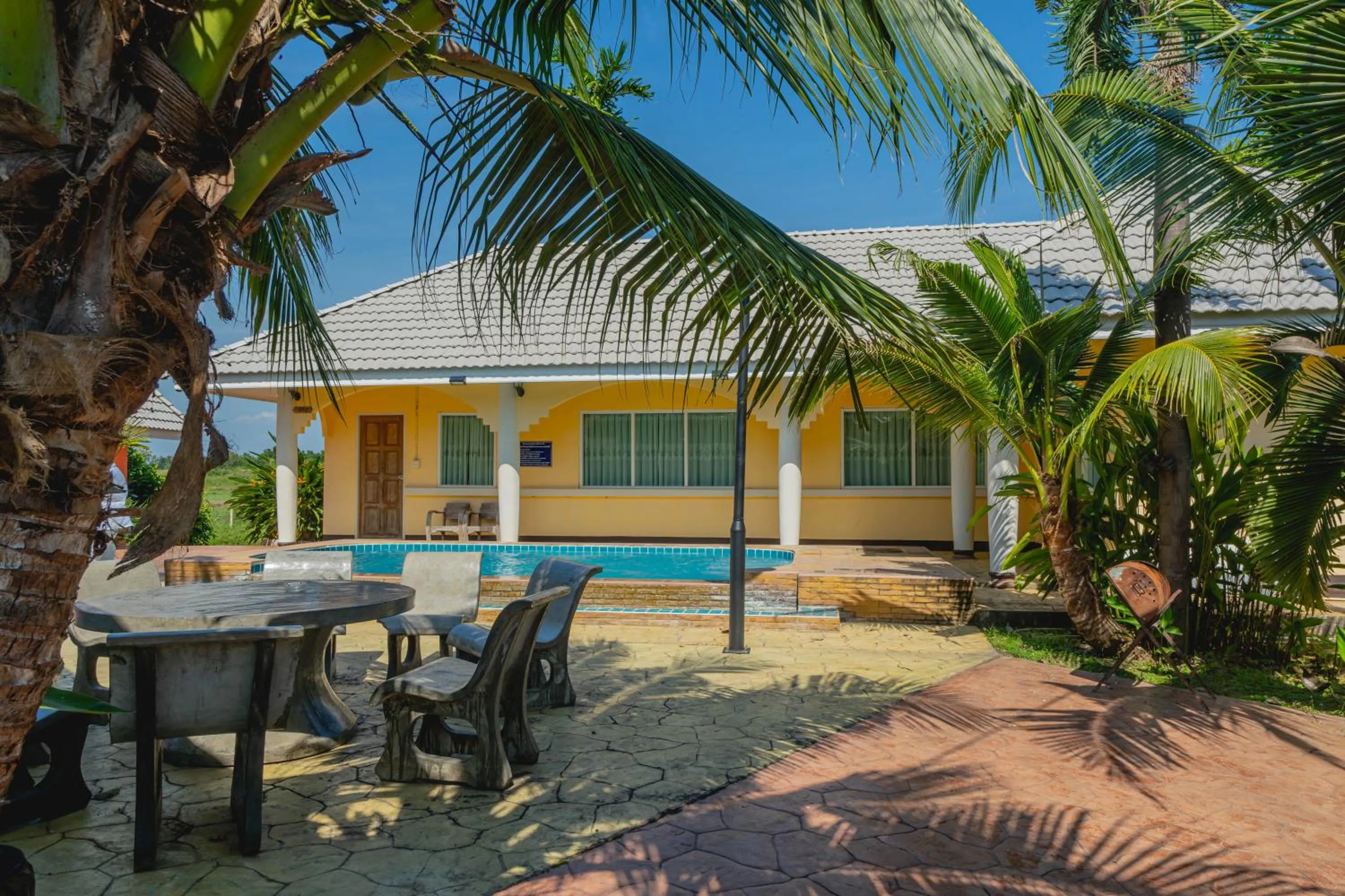 Property building in Apinya Resort Bangsarey