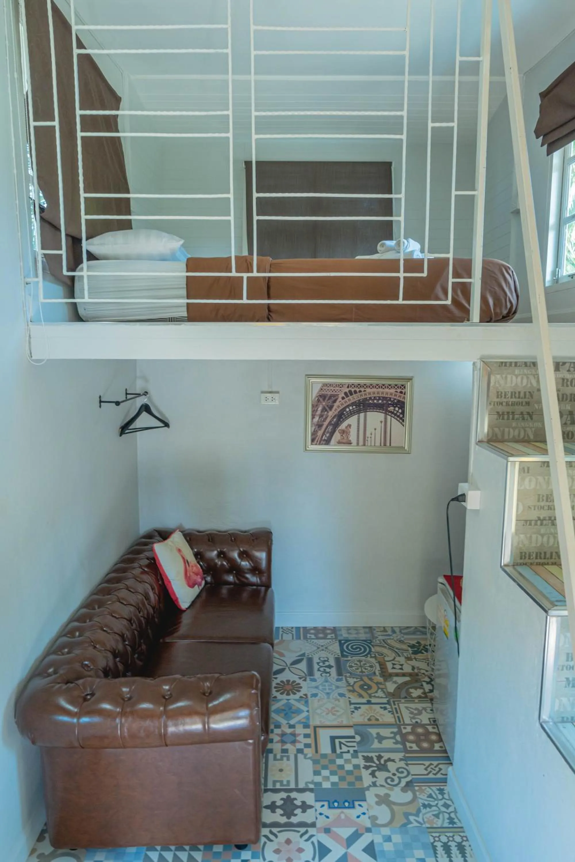 Living room in Apinya Resort Bangsarey