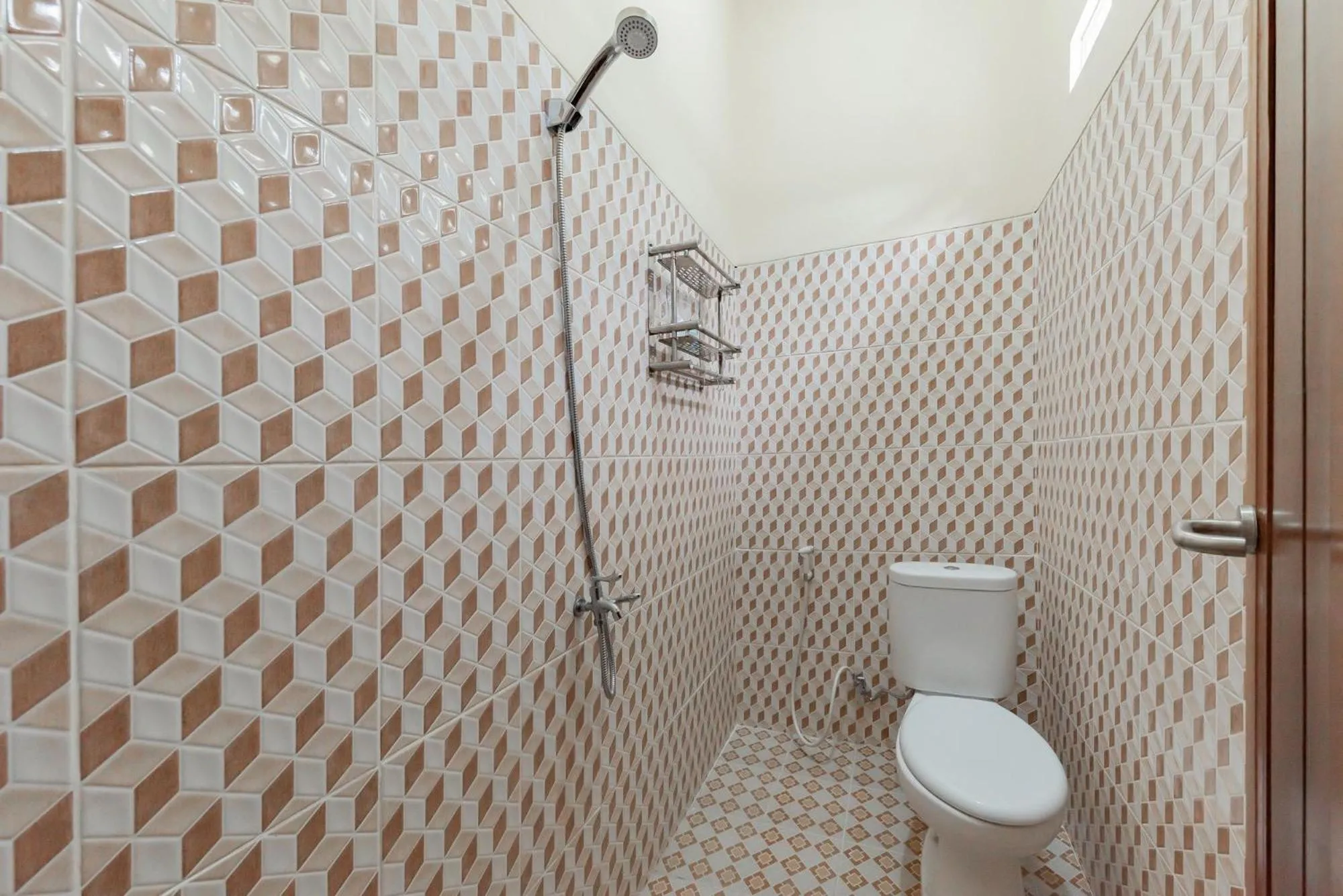 Shower in RedDoorz @ Jln Temanggung Tilung Palangkaraya