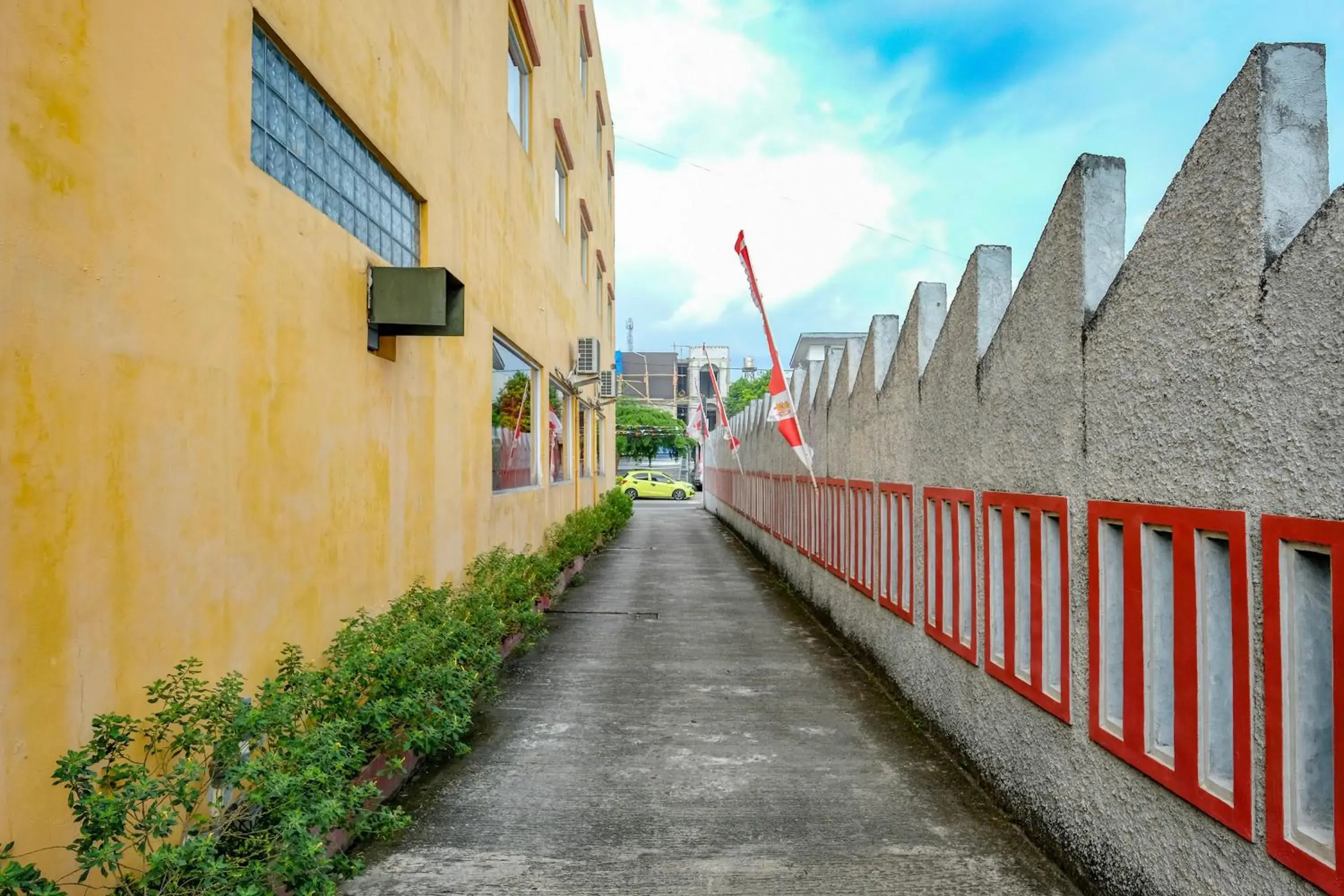 Property building in RedDoorz @ myRoom UMY Property building in RedDoorz @ myRoom UMY