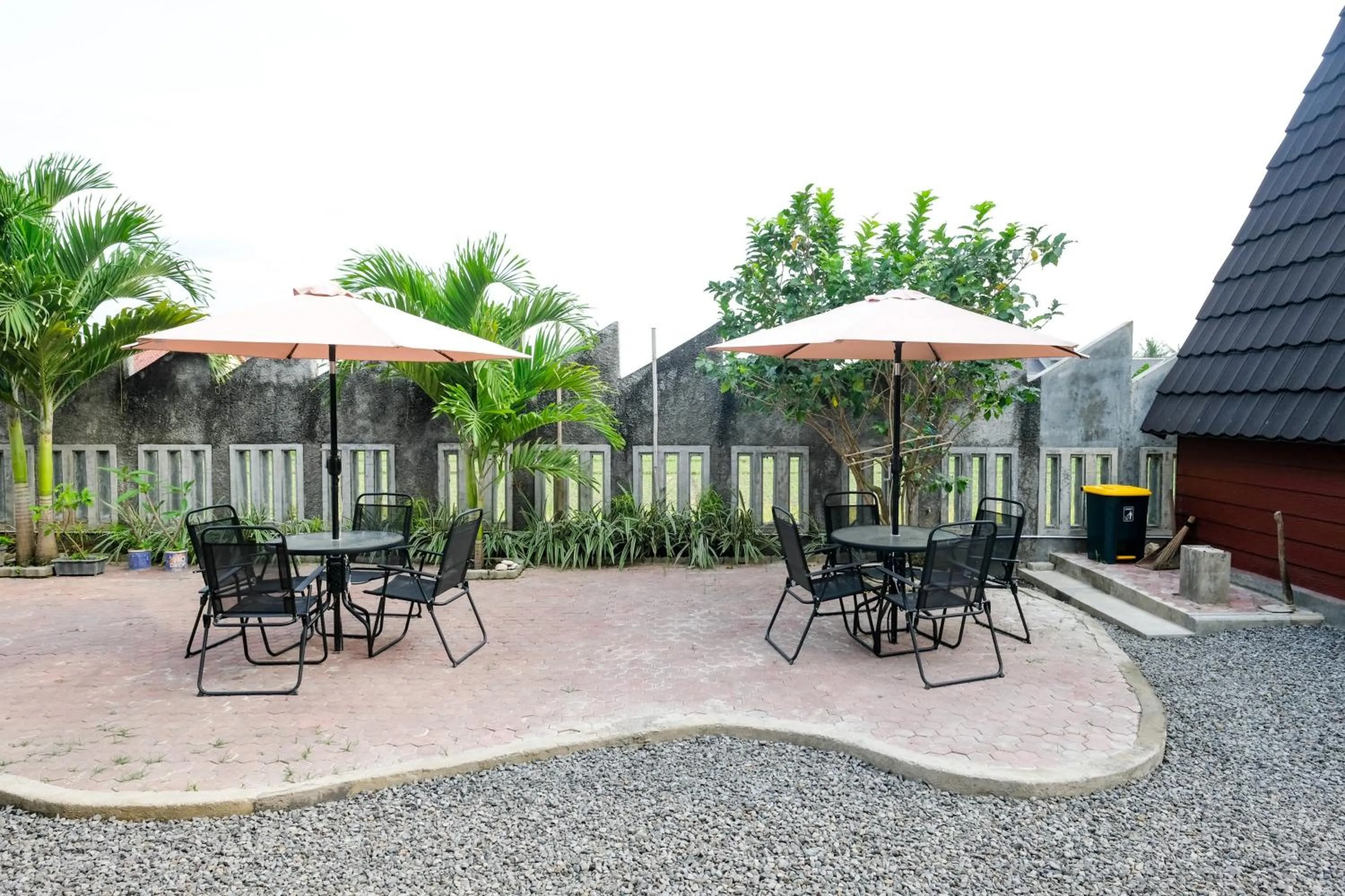 Seating area in RedDoorz @ myRoom UMY