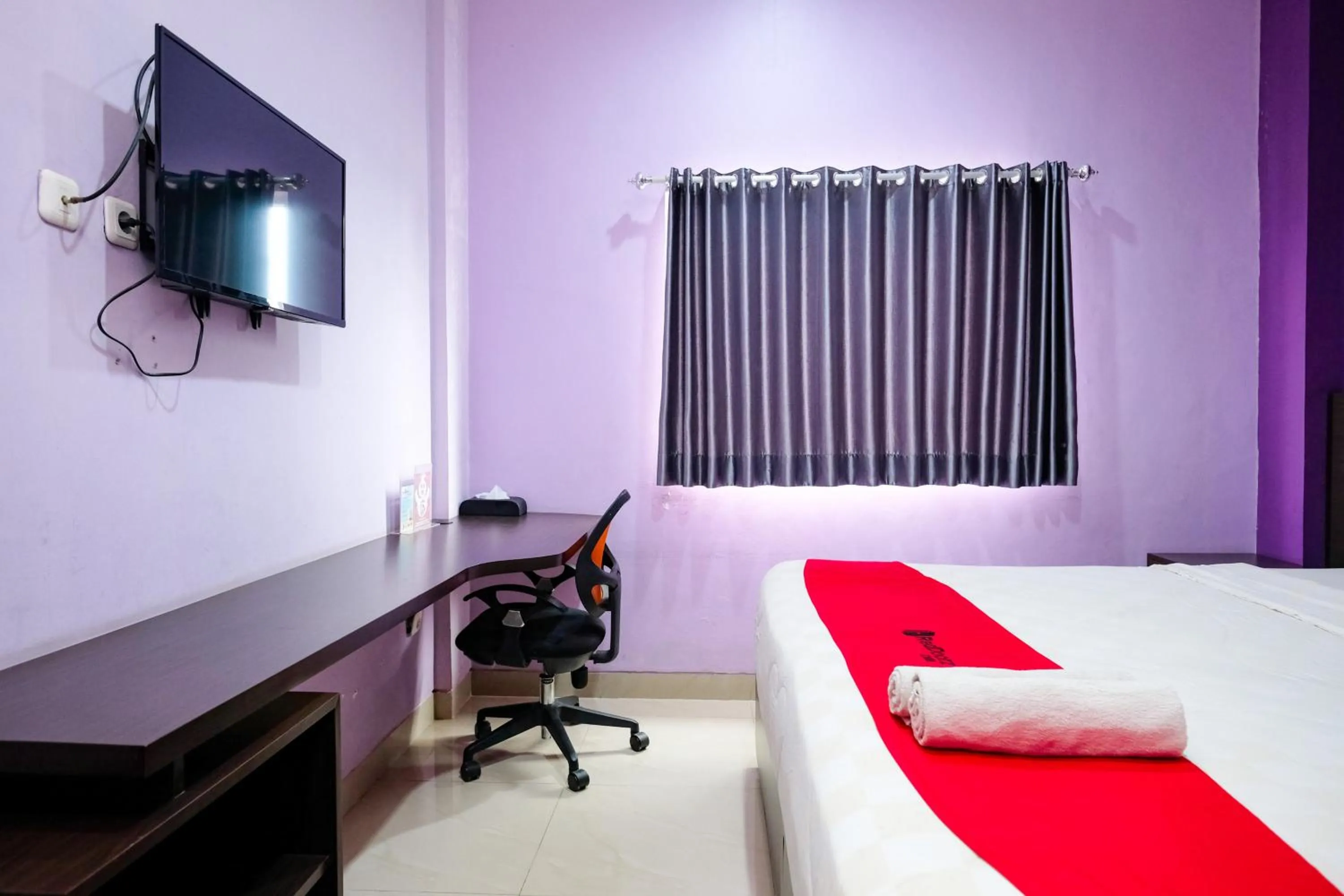 Bedroom, Bed in RedDoorz @ myRoom UMY