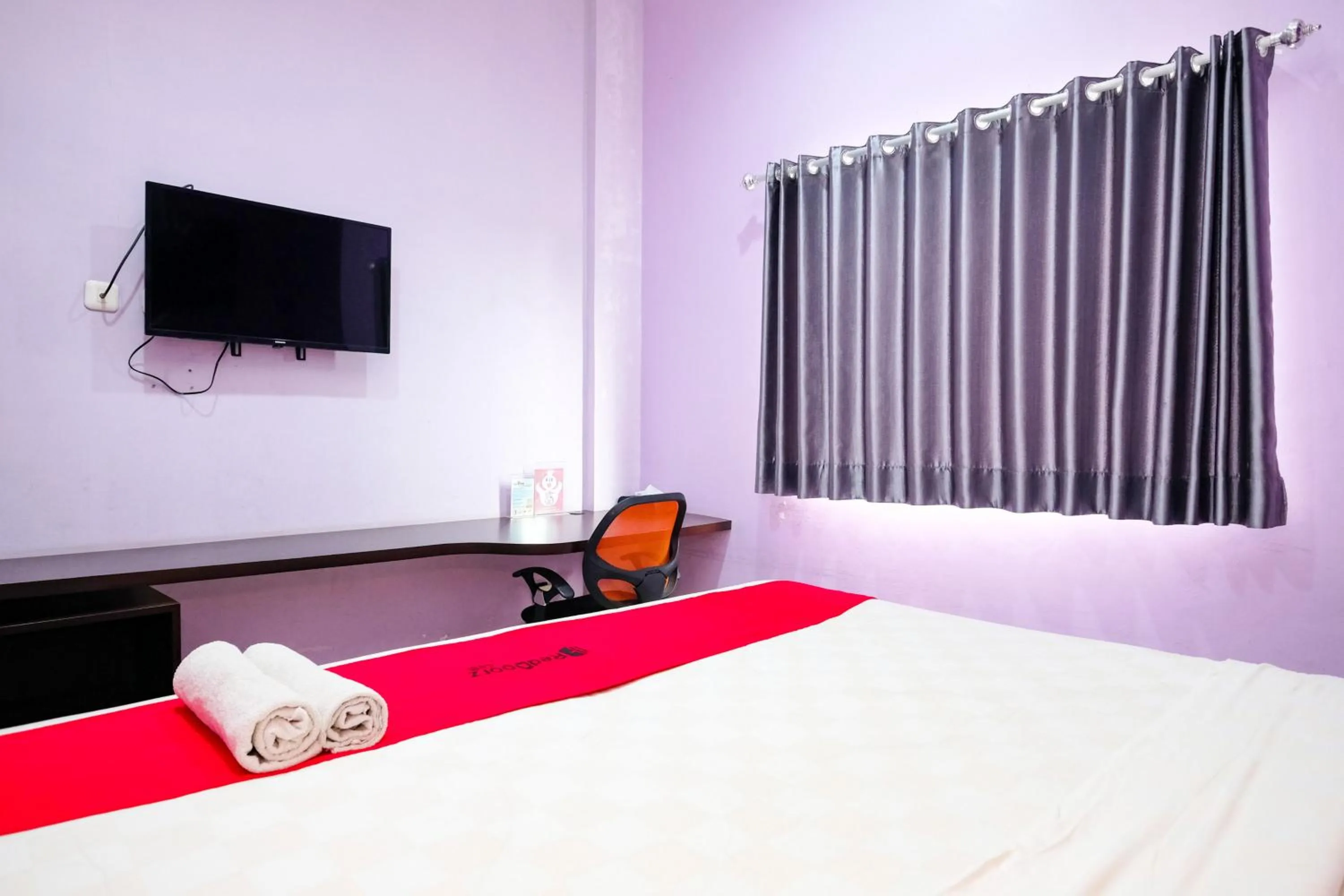 Bedroom, Bed in RedDoorz @ myRoom UMY