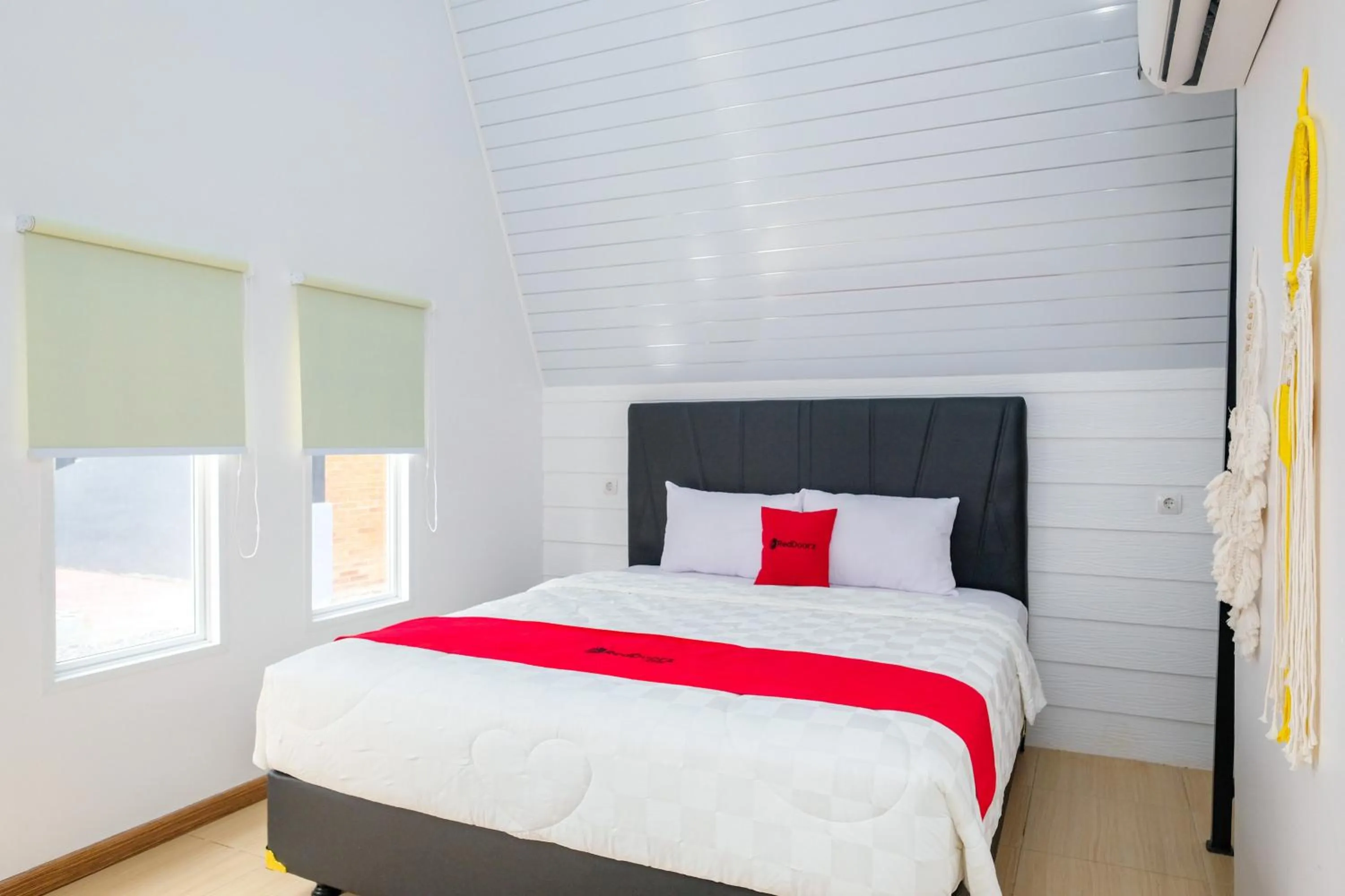 Bedroom, Bed in RedDoorz @ myRoom UMY